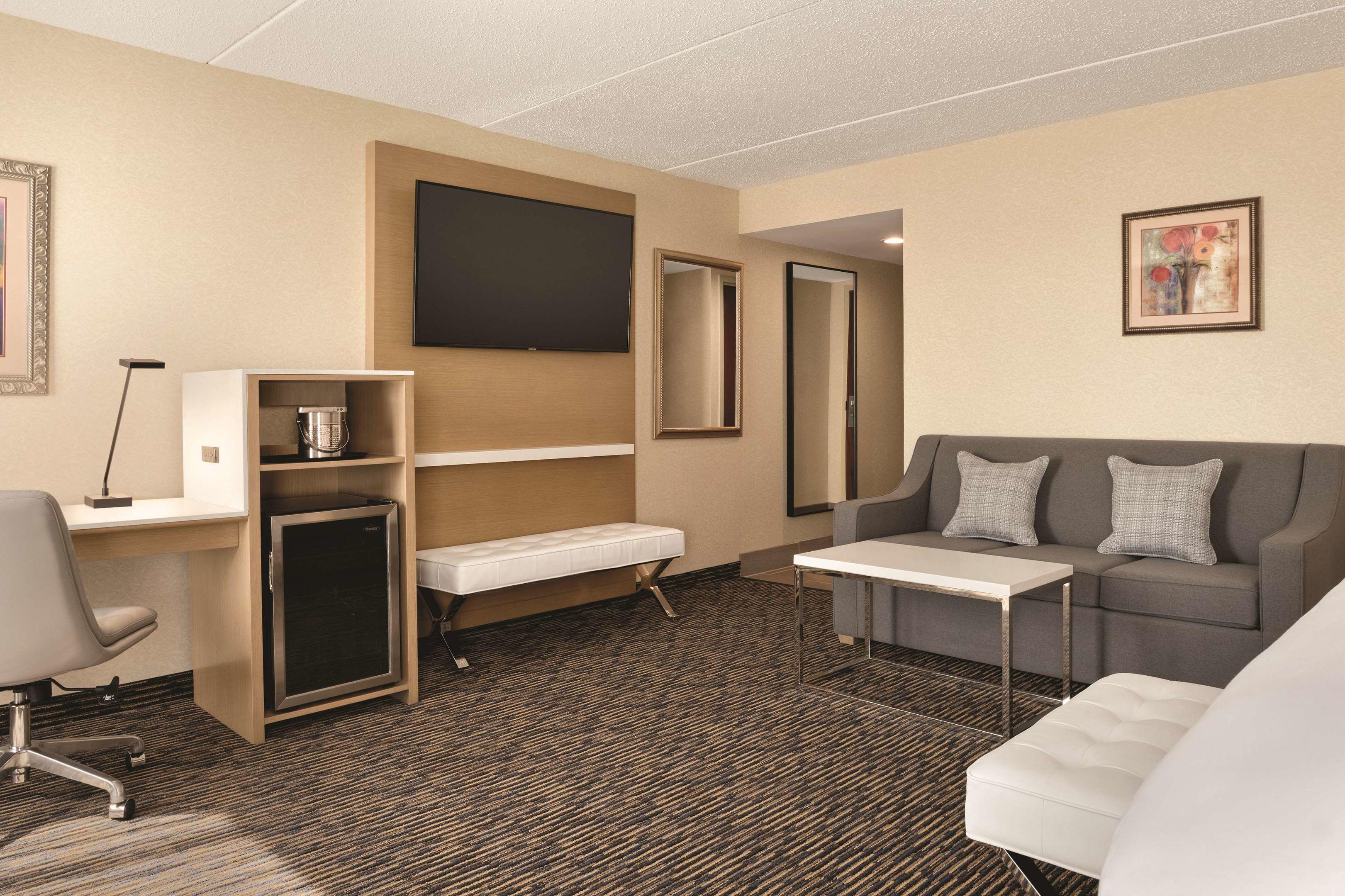Radisson Hotel & Conference Center Champaign-Urbana — photo 4