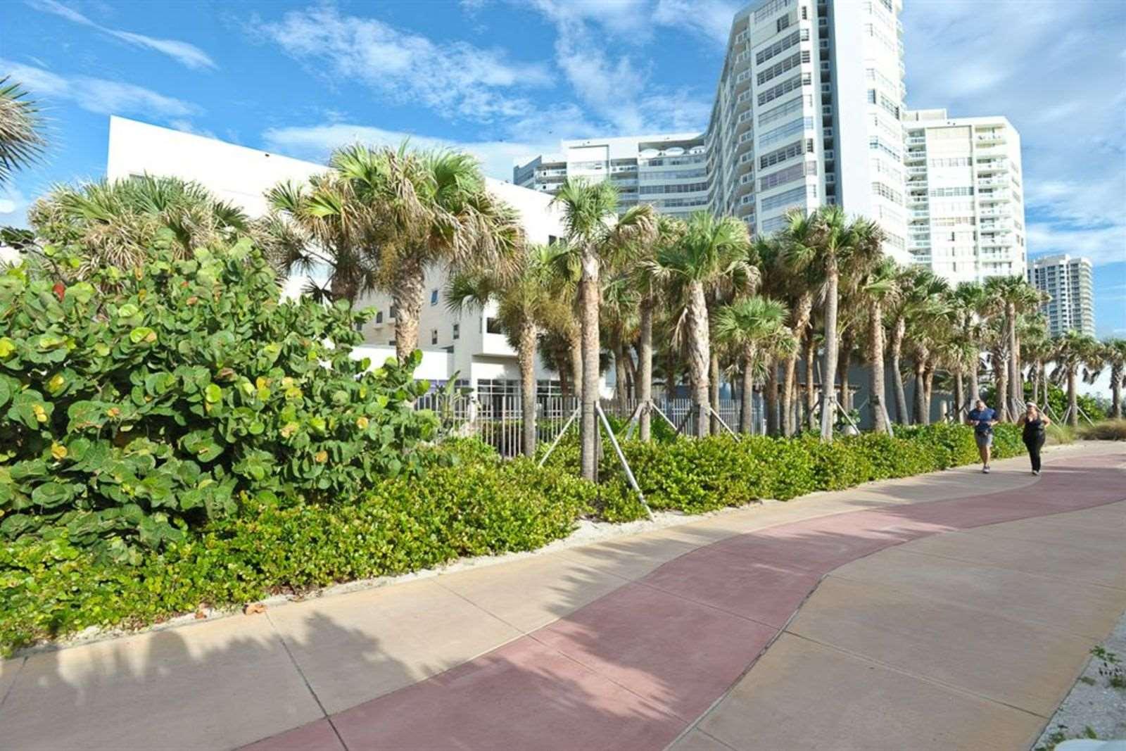 Crystal Beach Suites Hotel — photo 4