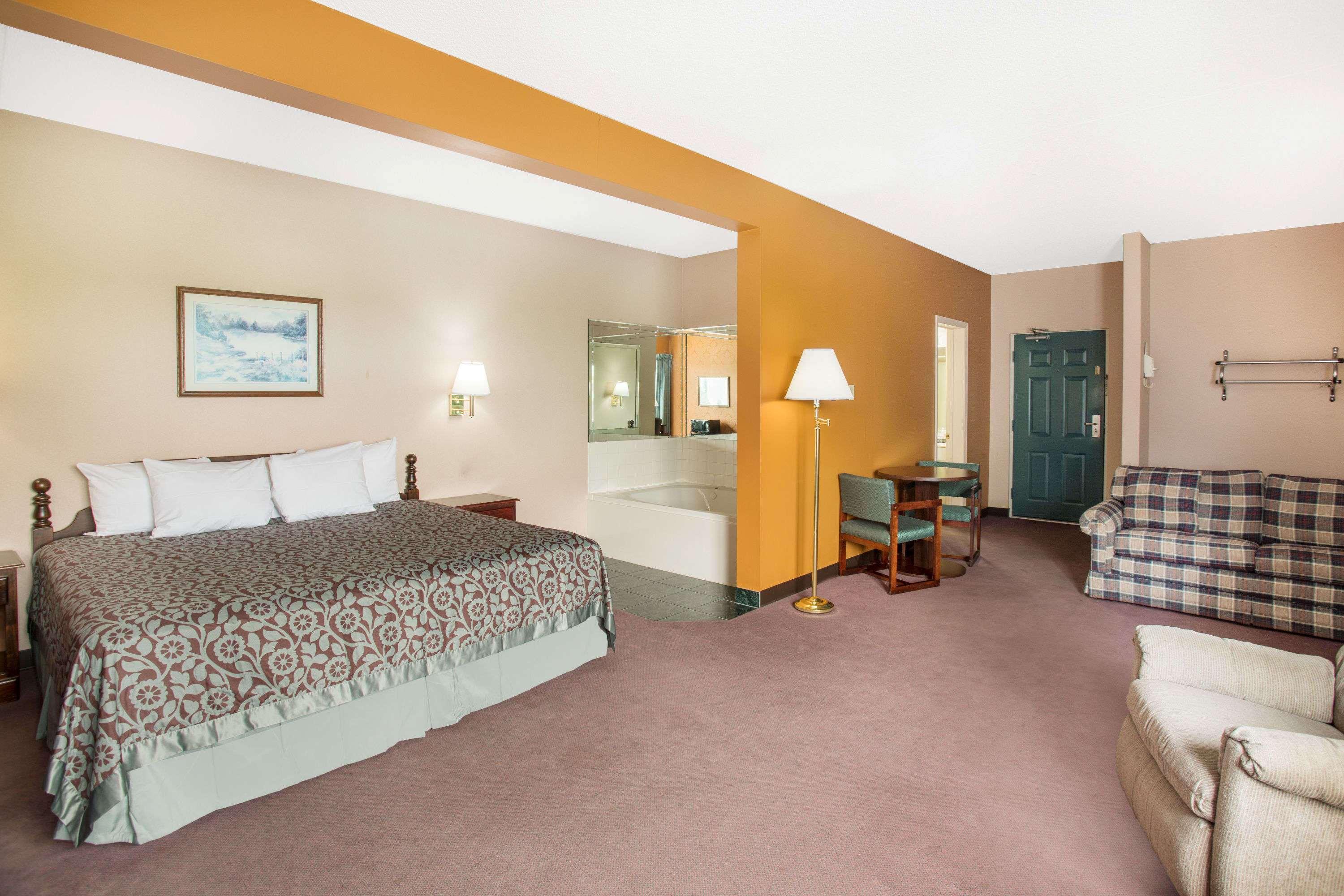 Harrison-Days Inn — photo 5