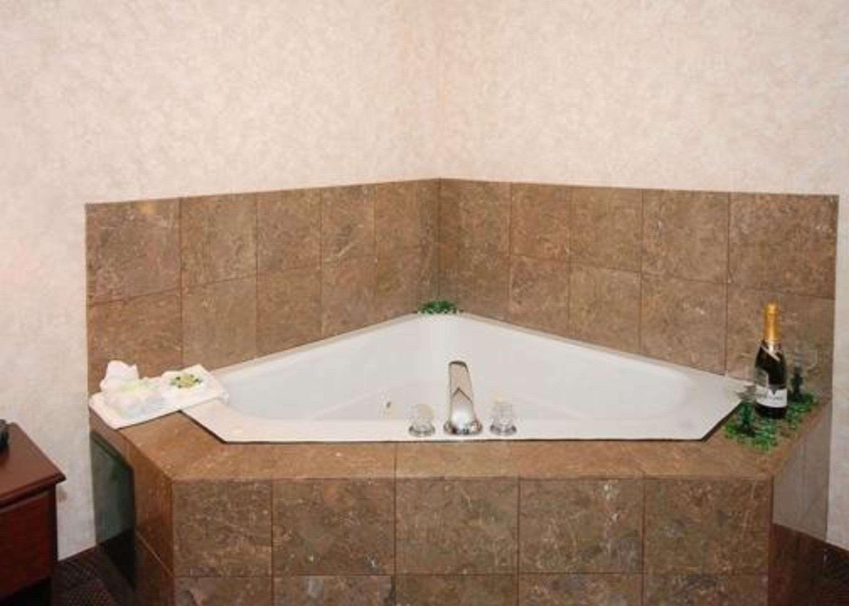 Quality Inn & Suites Tarboro — photo 5