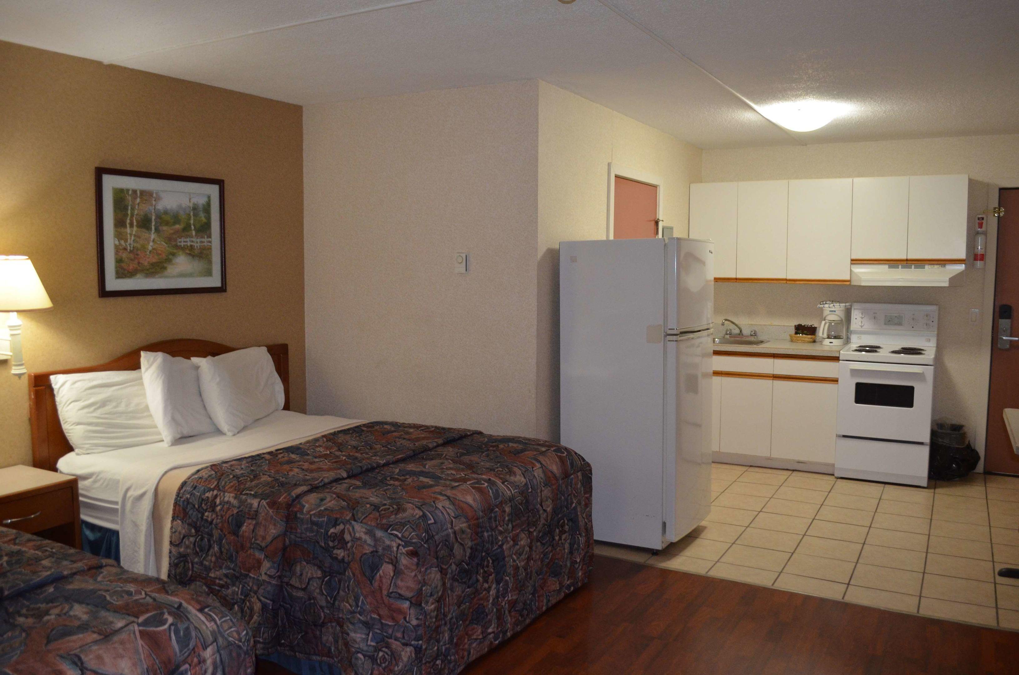 Canadas Best Value Inn & Suites Castlegar — photo 5