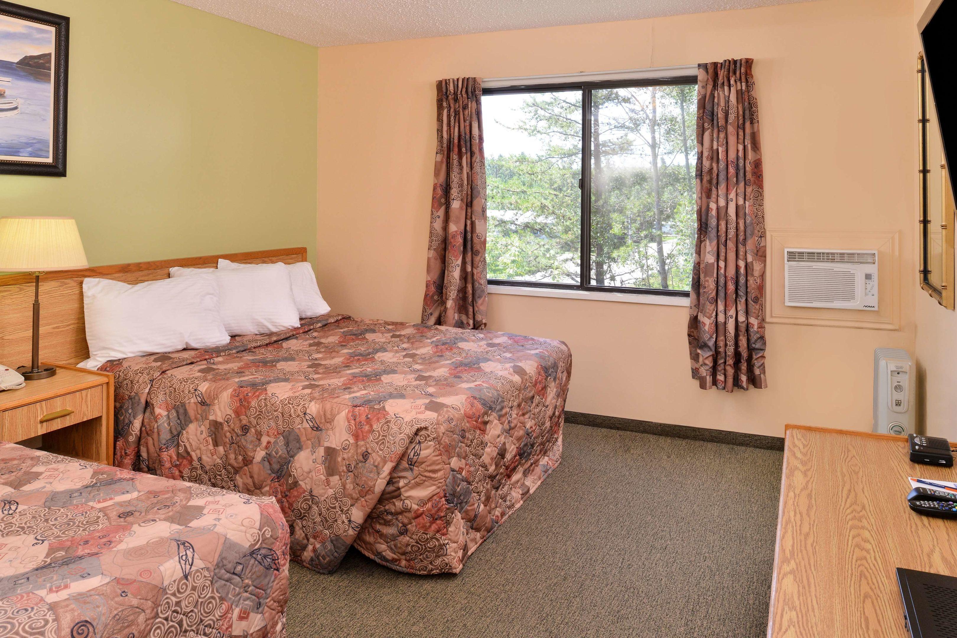 Canadas Best Value Inn Whitecourt — photo 5