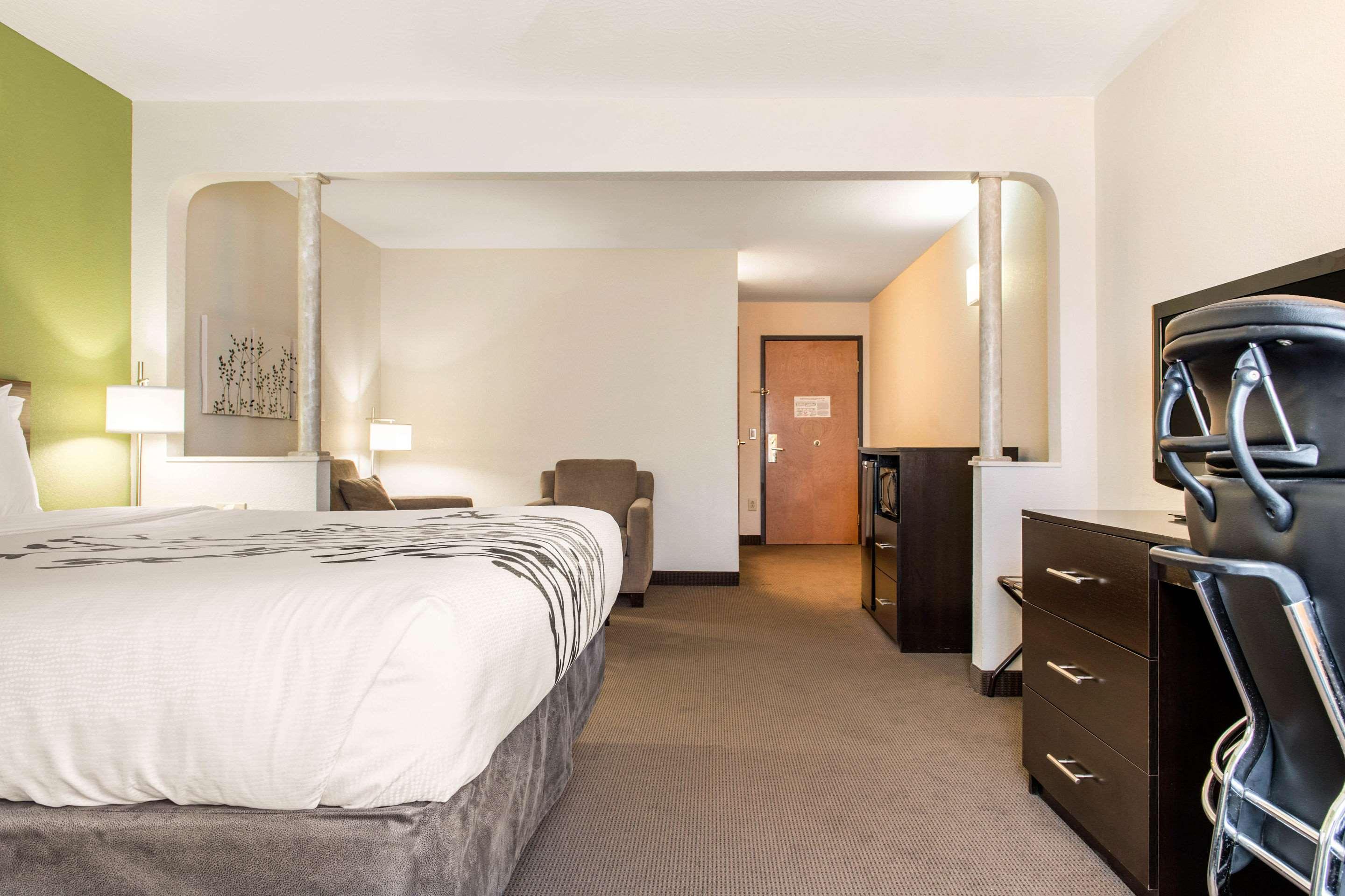 Sleep Inn & Suites Lakeside — photo 4