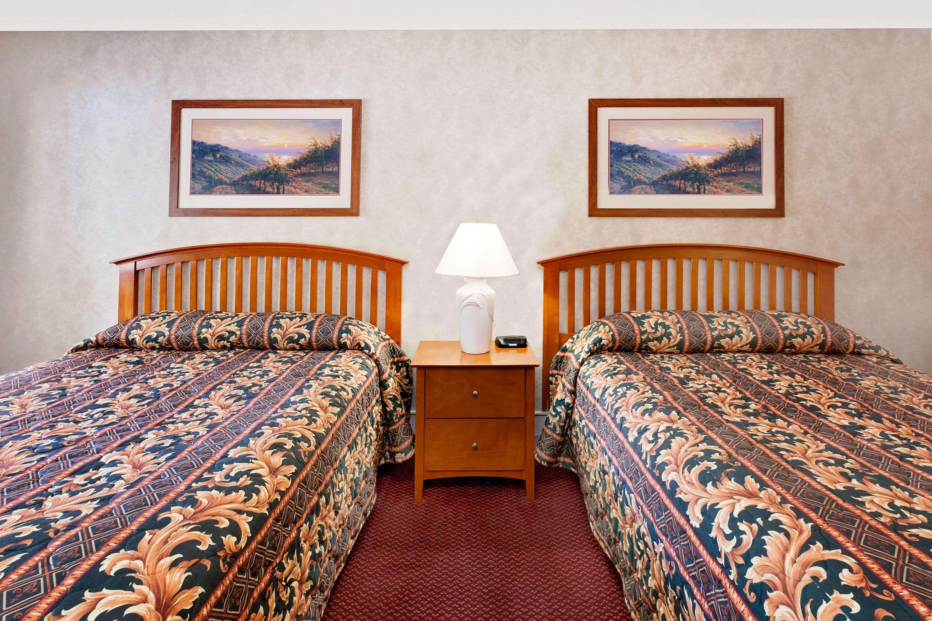 Knights Inn Traverse City — photo 5