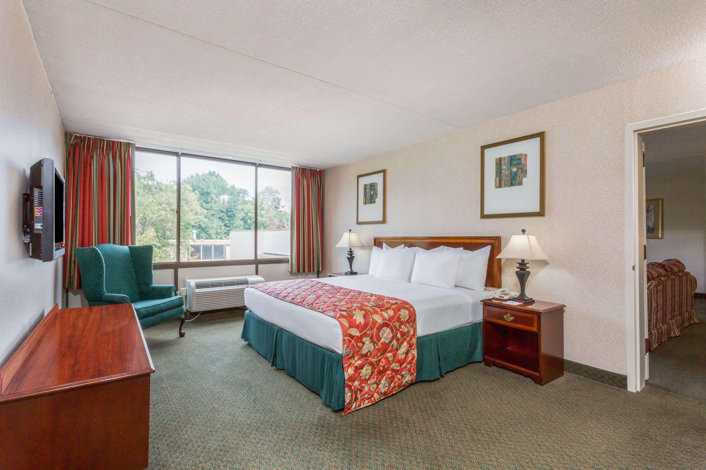 Ramada Triangle/Quantico Area — photo 5