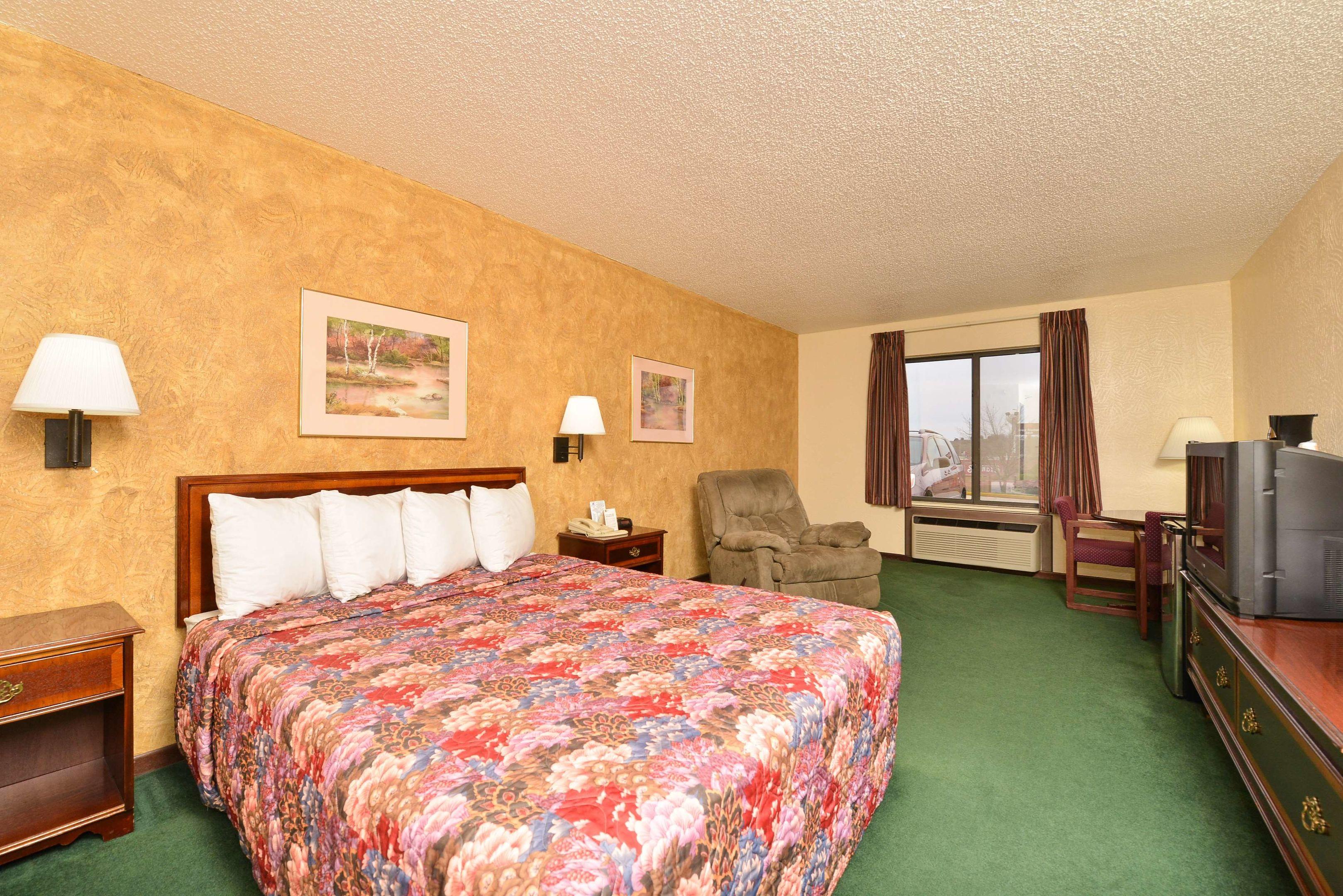 Americas Best Value Inn - Ozark/Springfield — photo 5