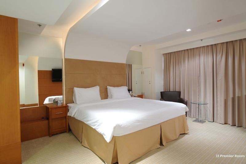 JJ Hotel — photo 4