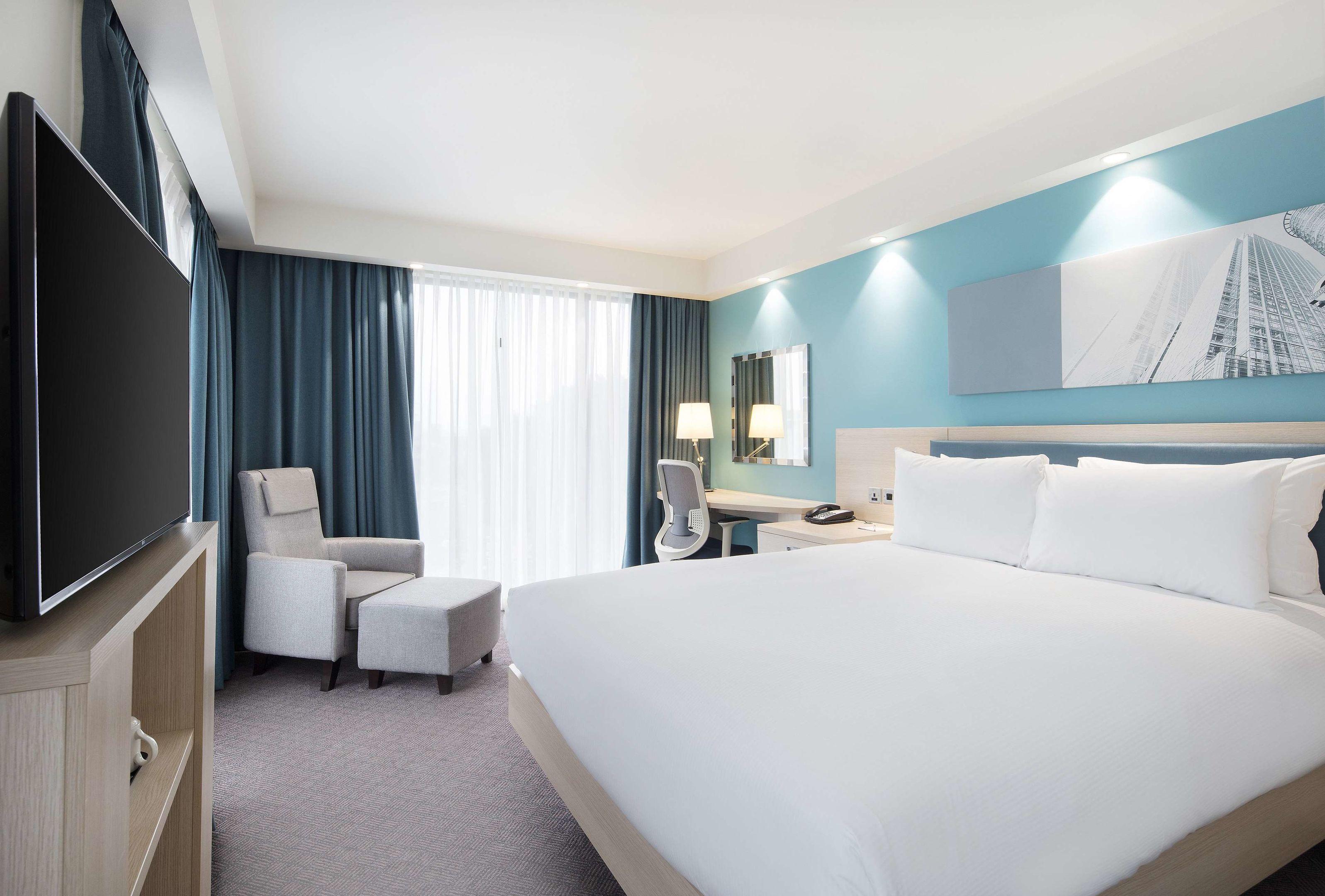 Hampton by Hilton London Docklands — photo 4
