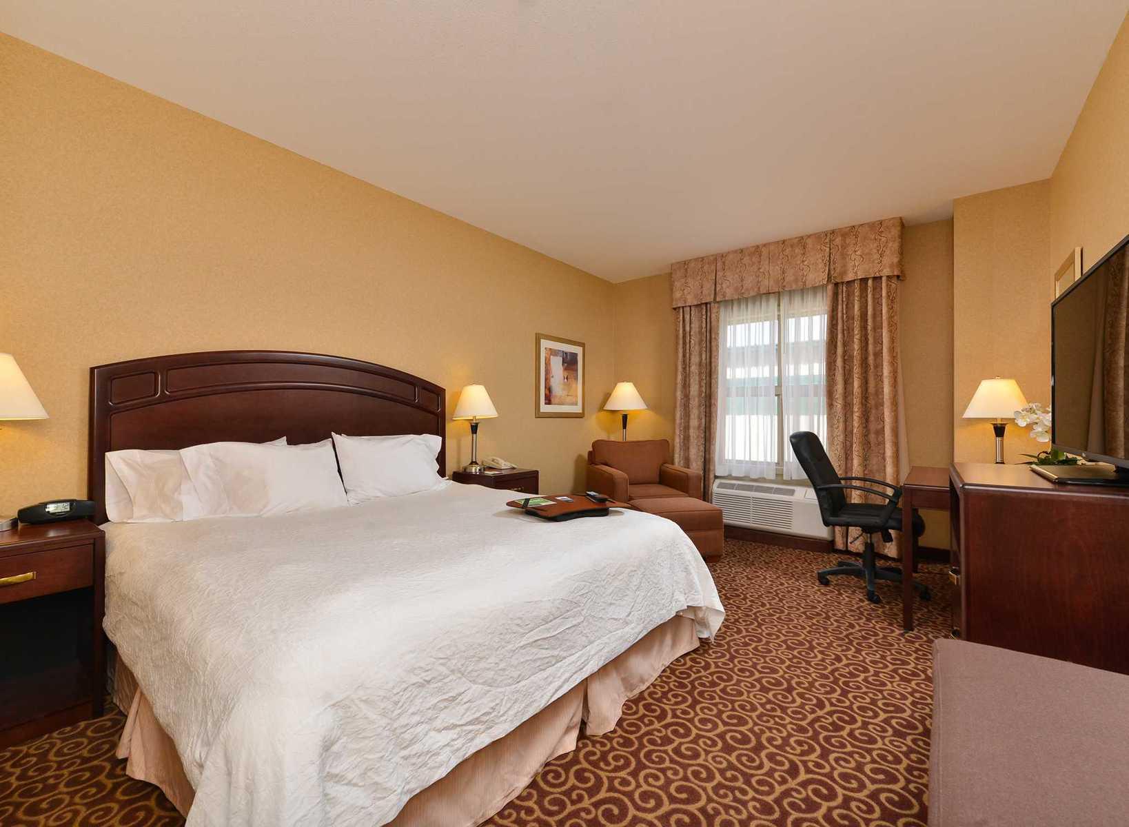 Hampton Inn & Suites by Hilton Edmonton International Airport — photo 3