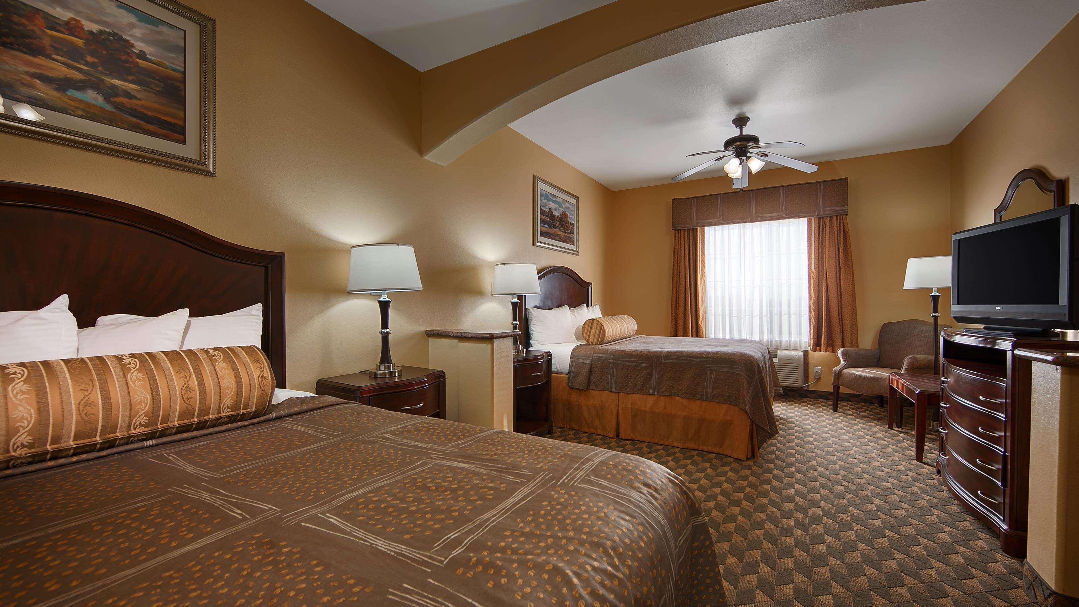 Best Western Plus Manvel Inn & Suites — photo 4