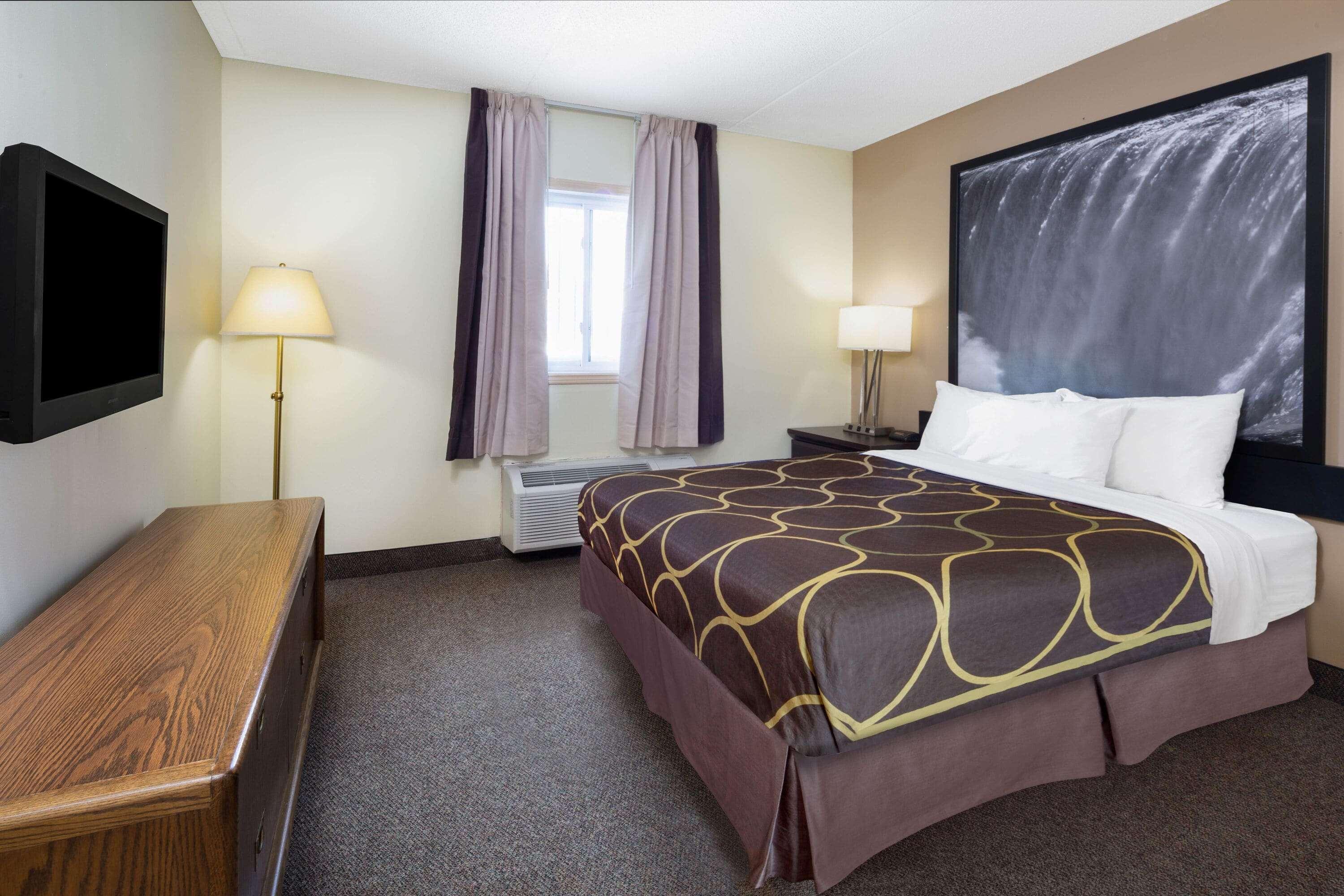 Super 8 by Wyndham Niagara Falls by the Falls — photo 5