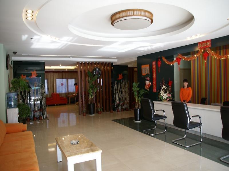 Tianjin Champagne Town Hotel