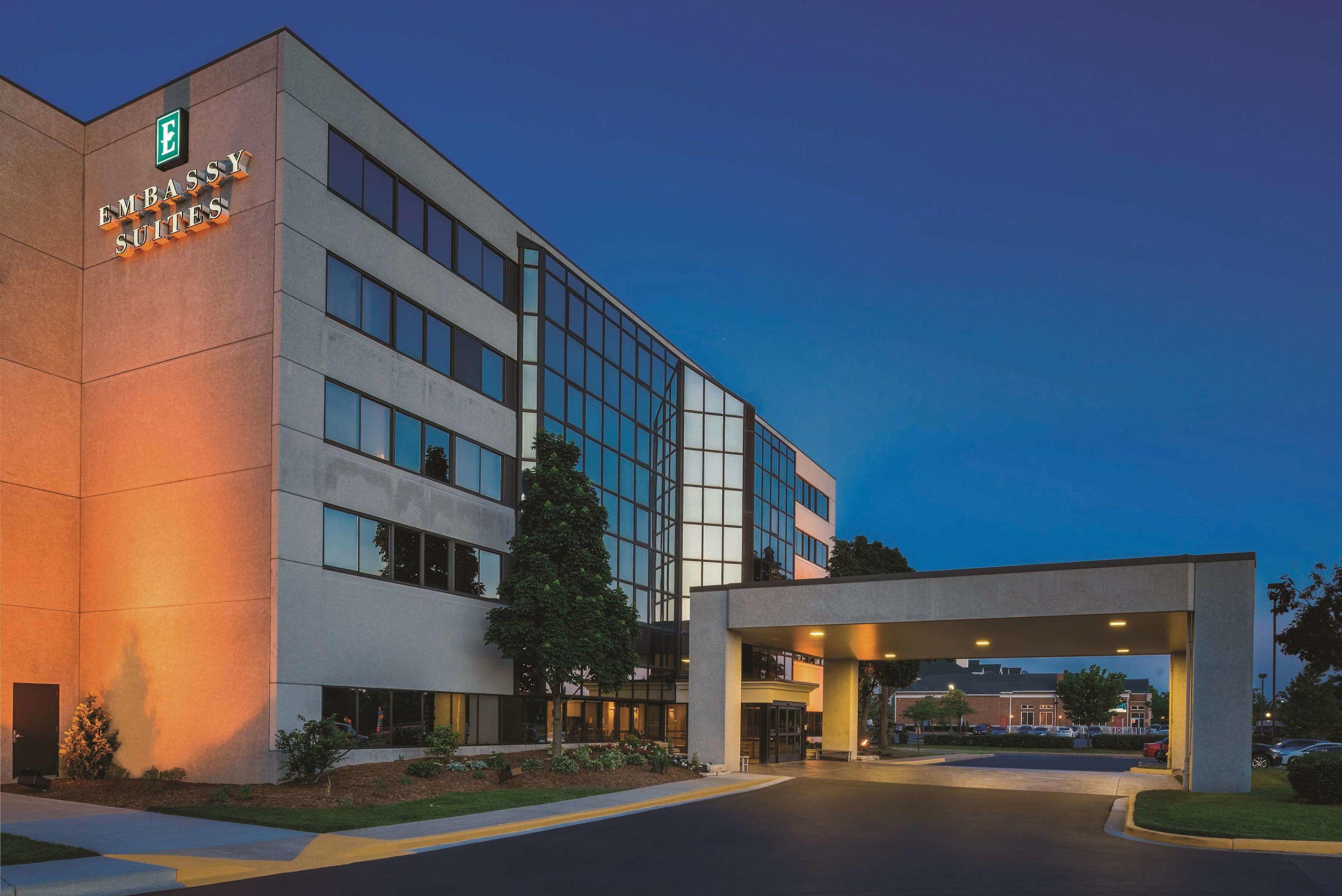 Embassy Suites by Hilton Milwaukee Brookfield — photo 3