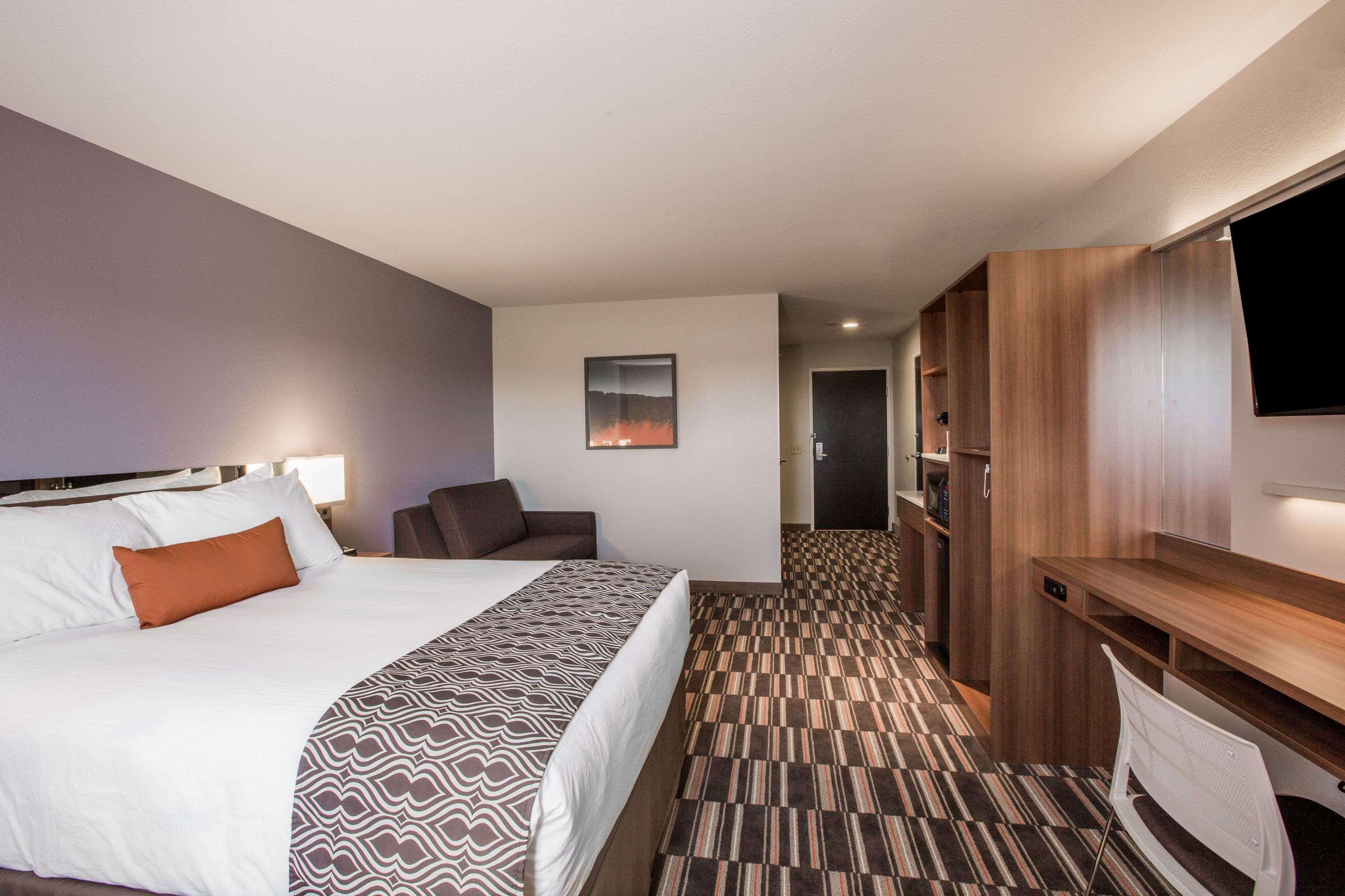 Microtel Inn and Suites by Wyndham Tioga — photo 5