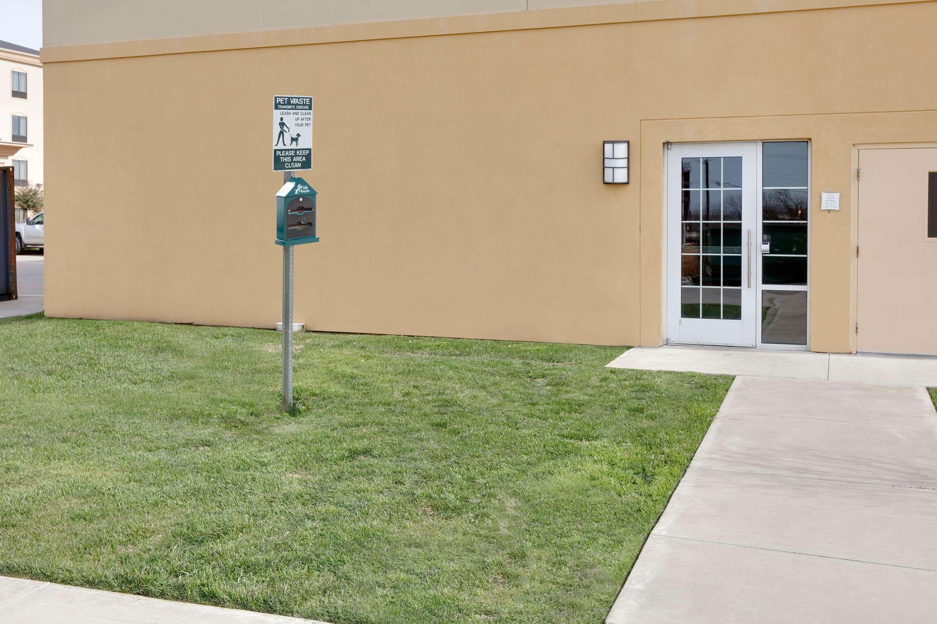 La Quinta Inn & Suites Denton University Drive — photo 5