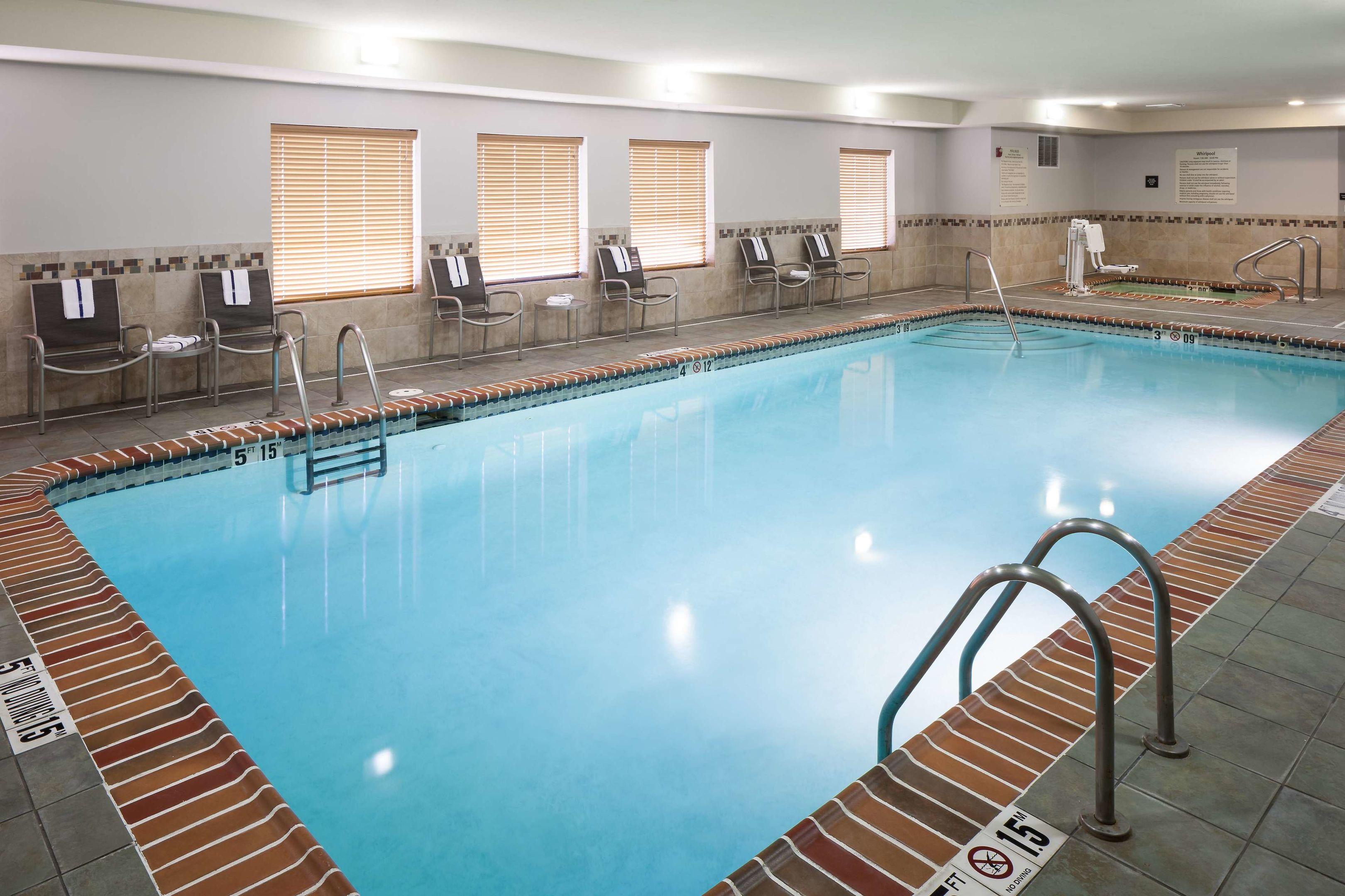 Hampton Inn & Suites Cedar Rapids — photo 3