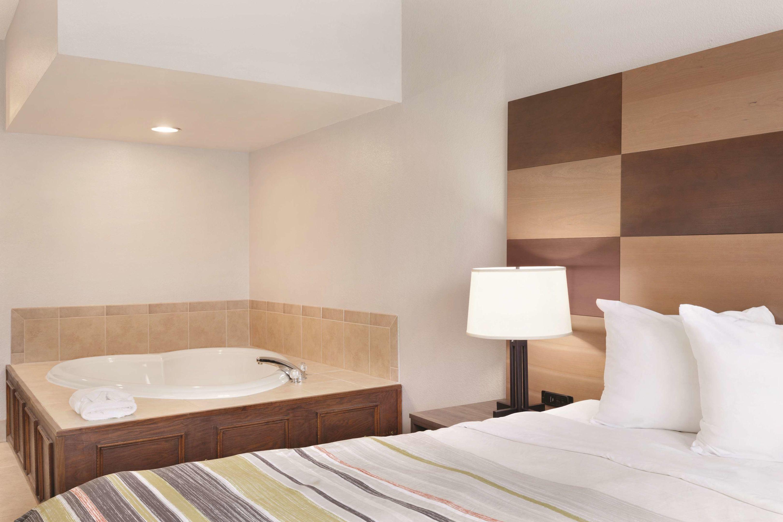 Country Inn & Suites by Radisson, Boone, NC — photo 5