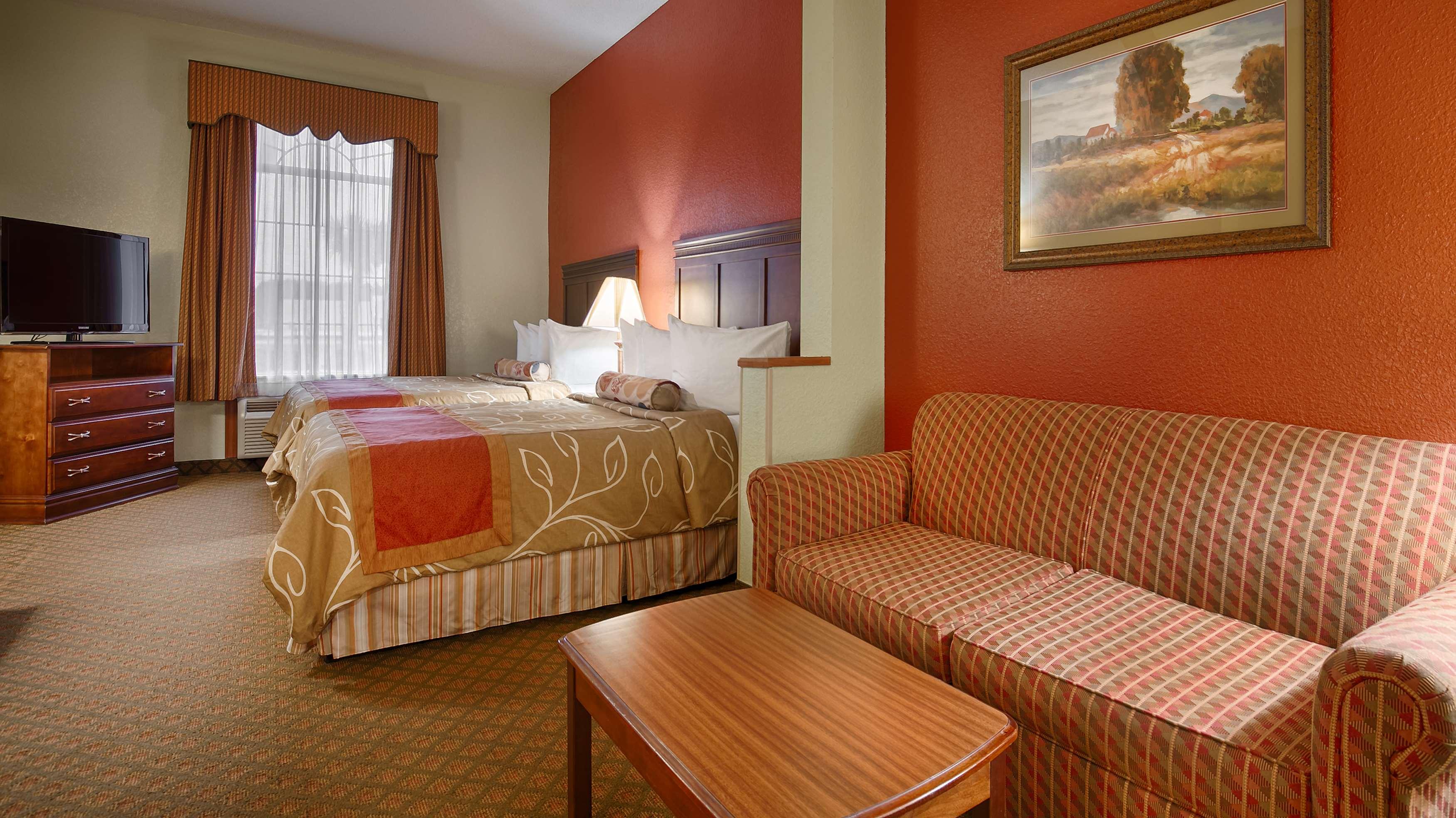 Best Western Plus Bradbury Inn & Suites — photo 3
