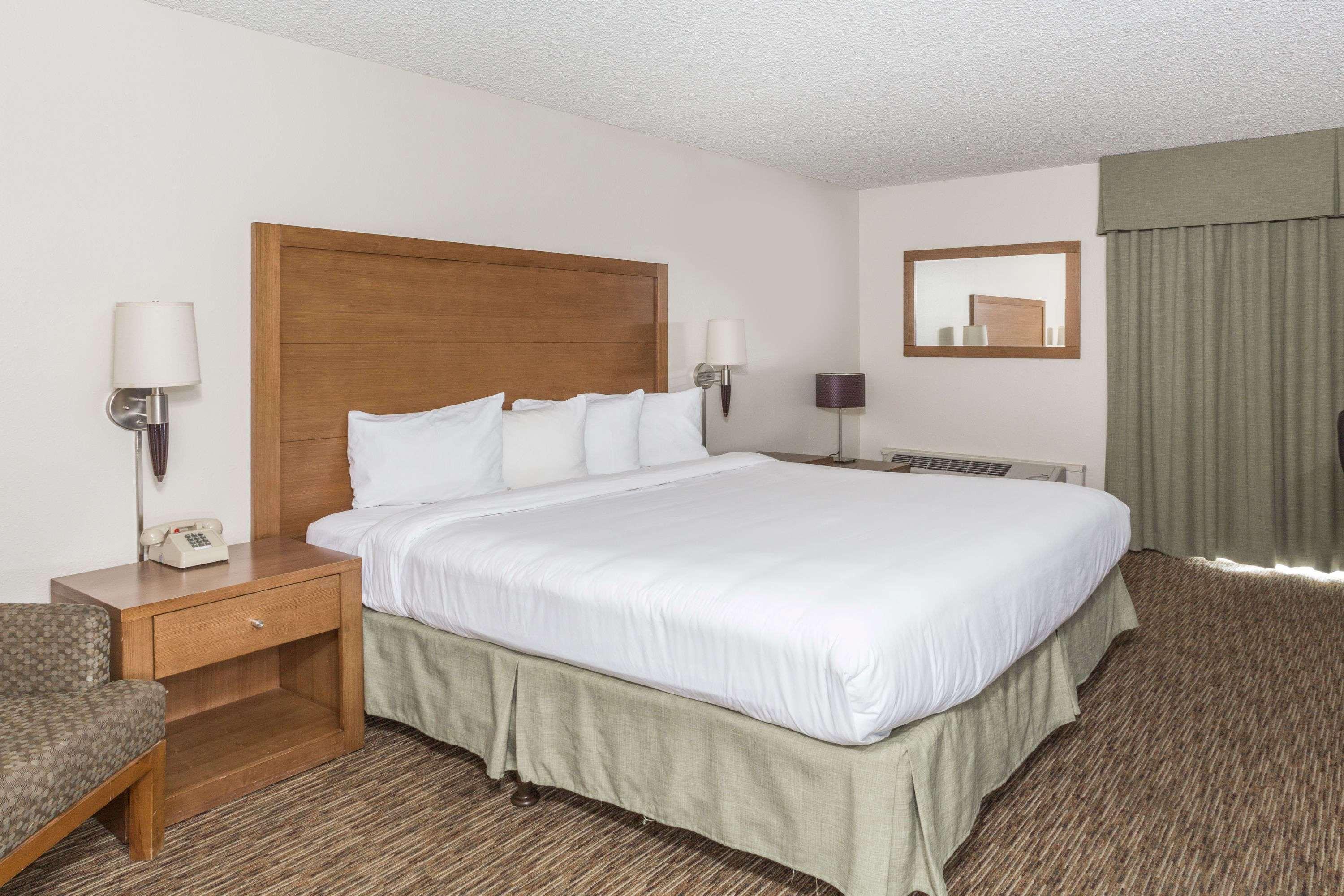 Days Hotel Peoria Glendale Area — photo 5