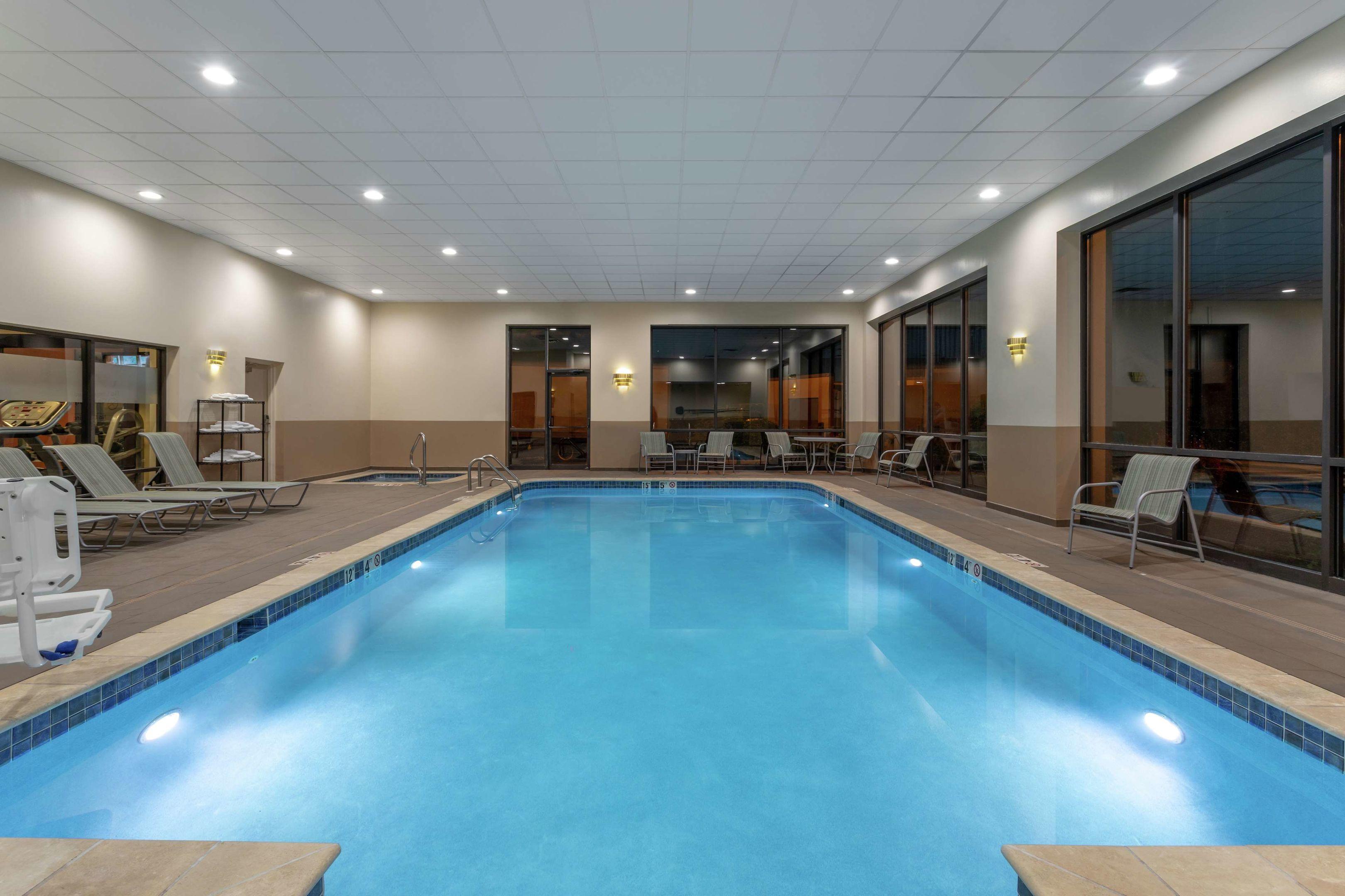 Hampton Inn Bedford — photo 4