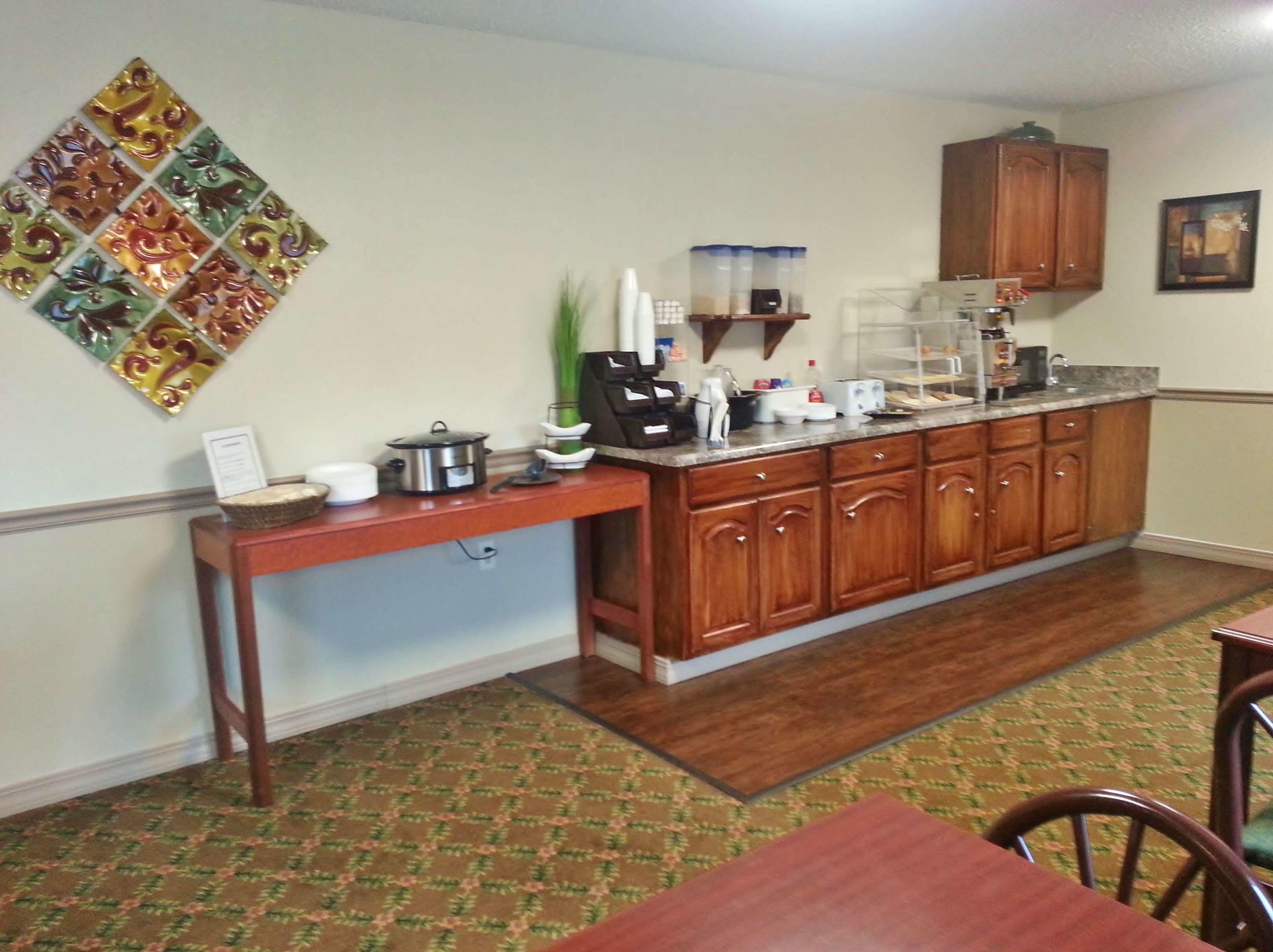 Americas Best Value Inn & Suites Little Rock/Maumelle — photo 5