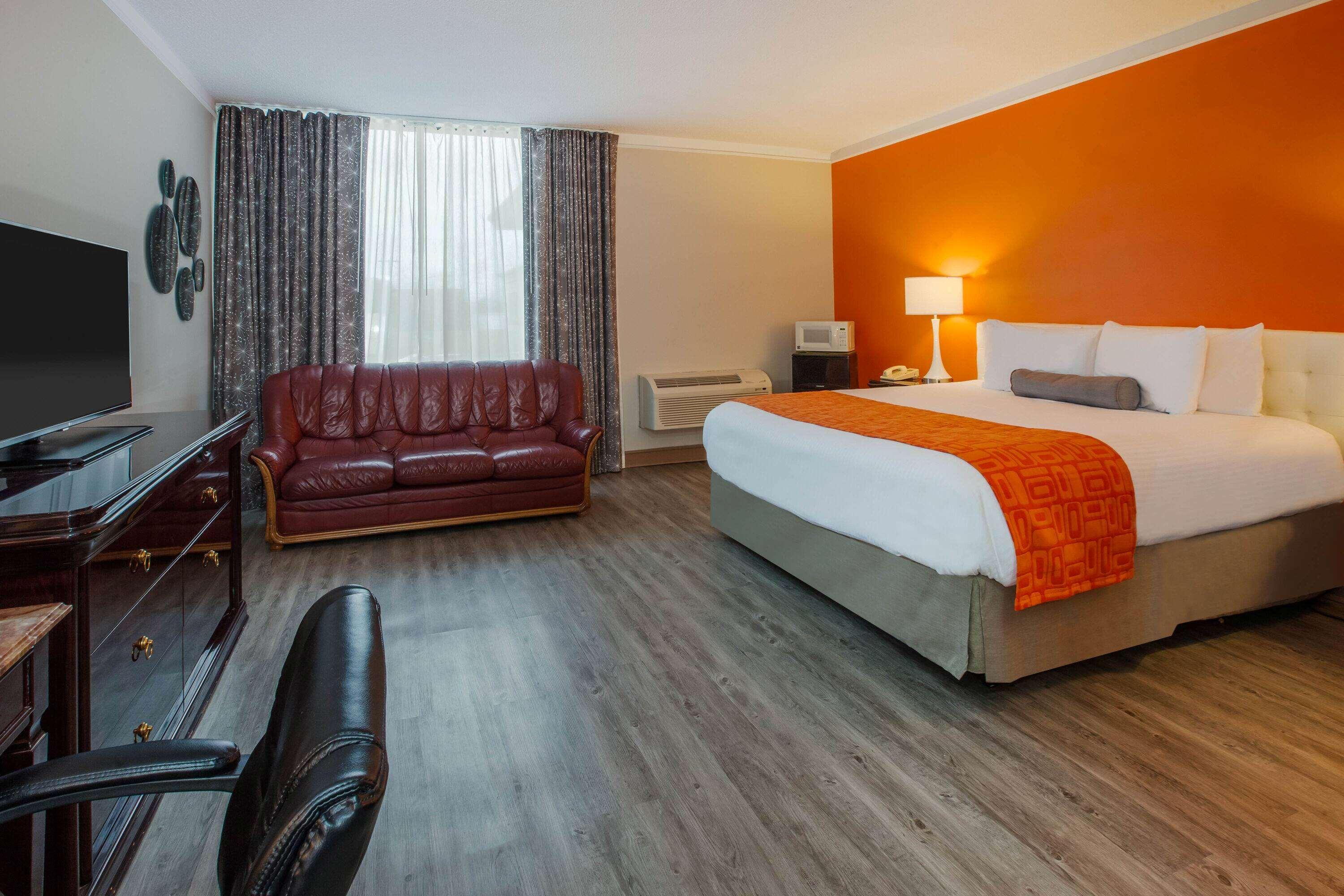 Howard Johnson Plaza Hotel Windsor — photo 4