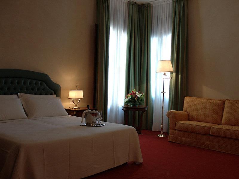 Dona Palace — photo 4