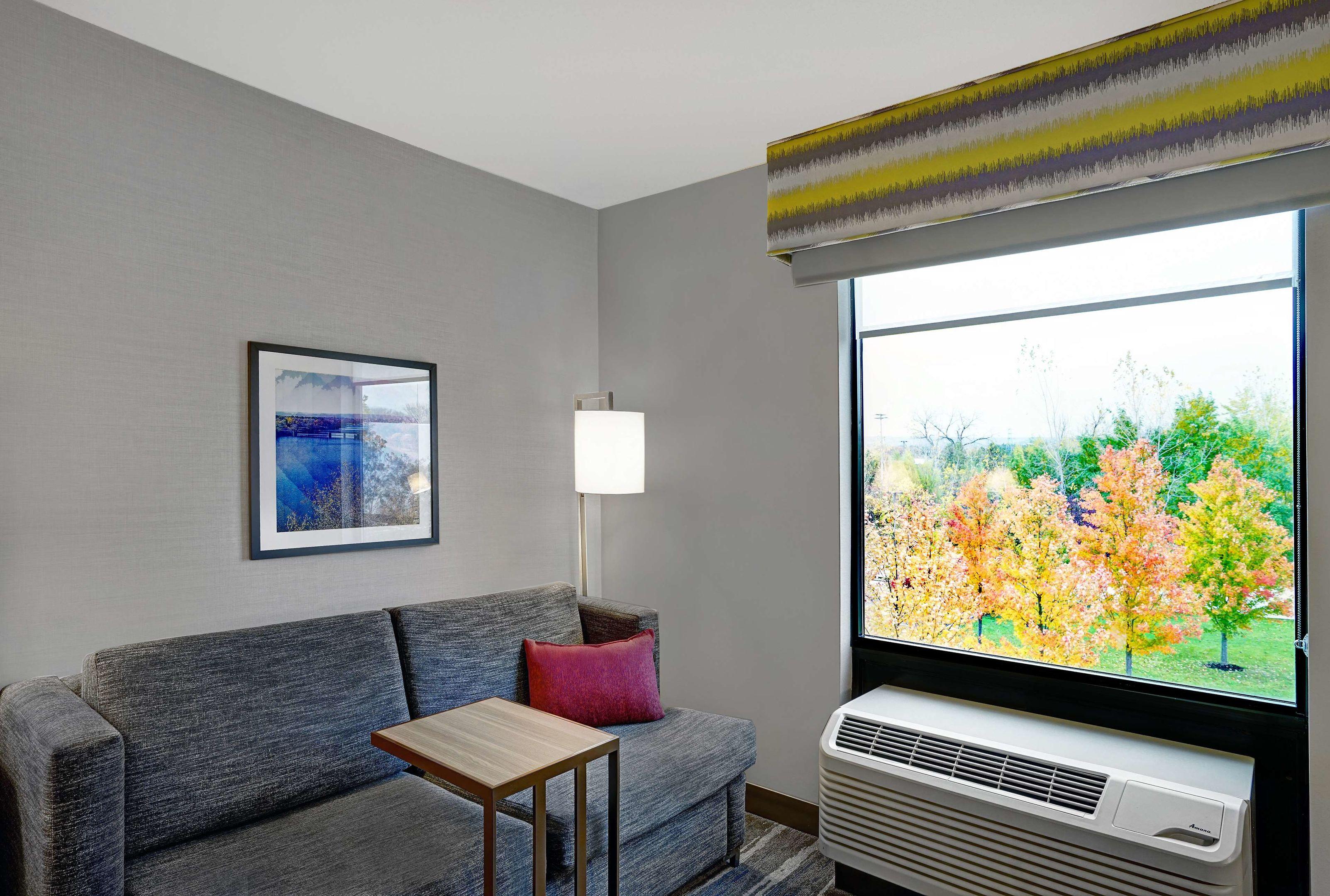 Hampton Inn Utica — photo 4