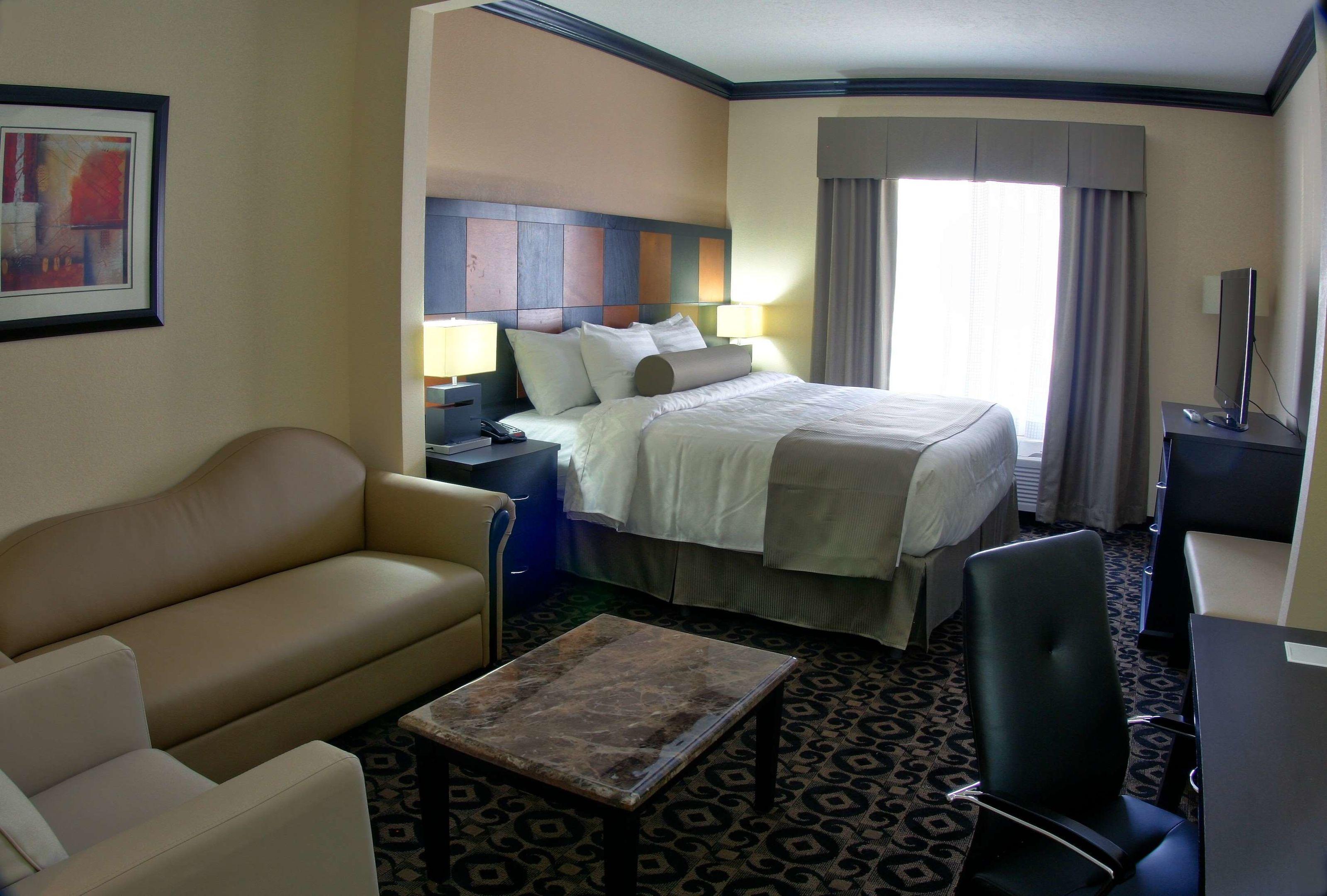 Best Western Plus Airport Inn & Suites — photo 4