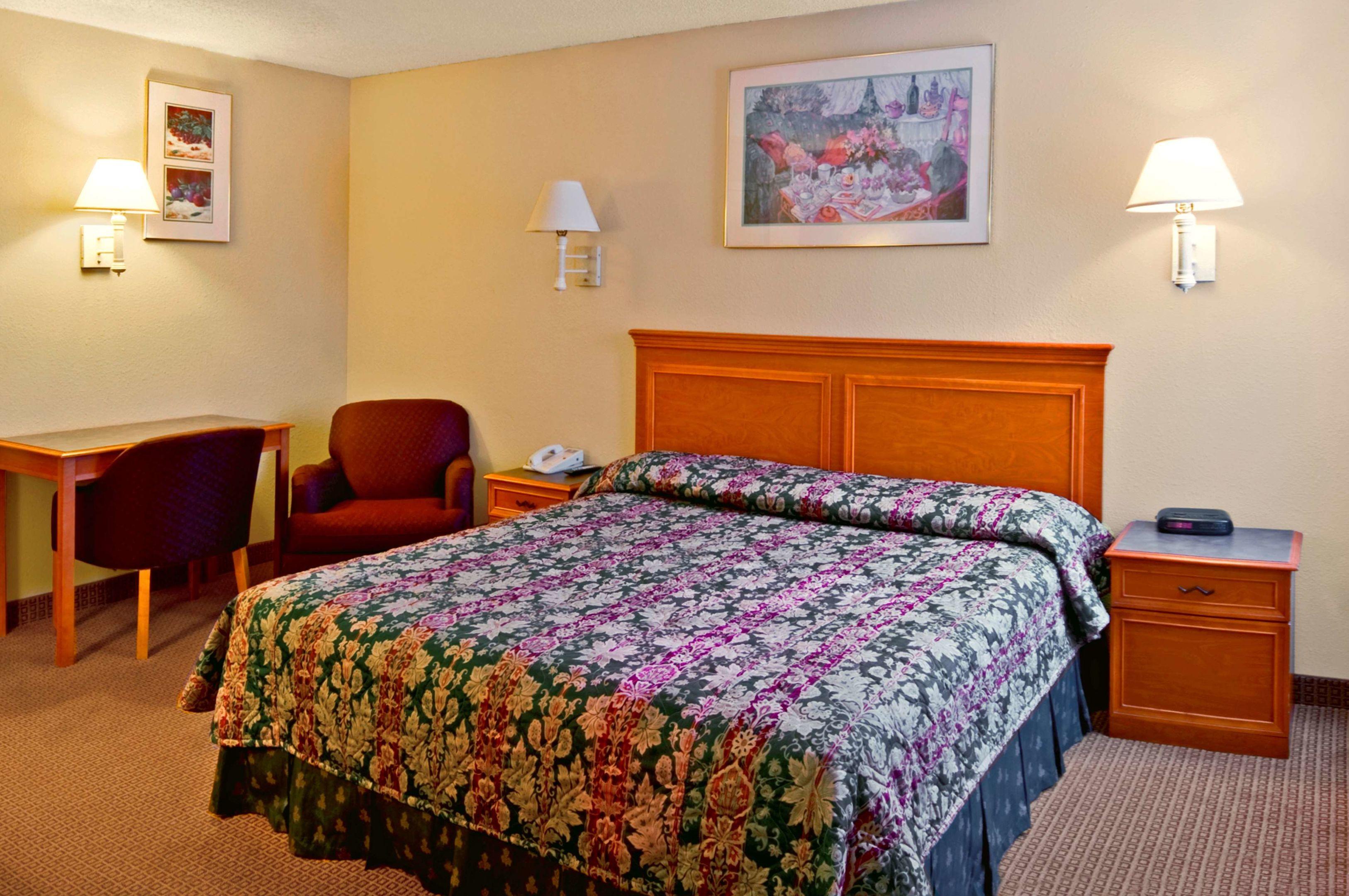 Americas Best Value Inn & Suites - Hesston — photo 5