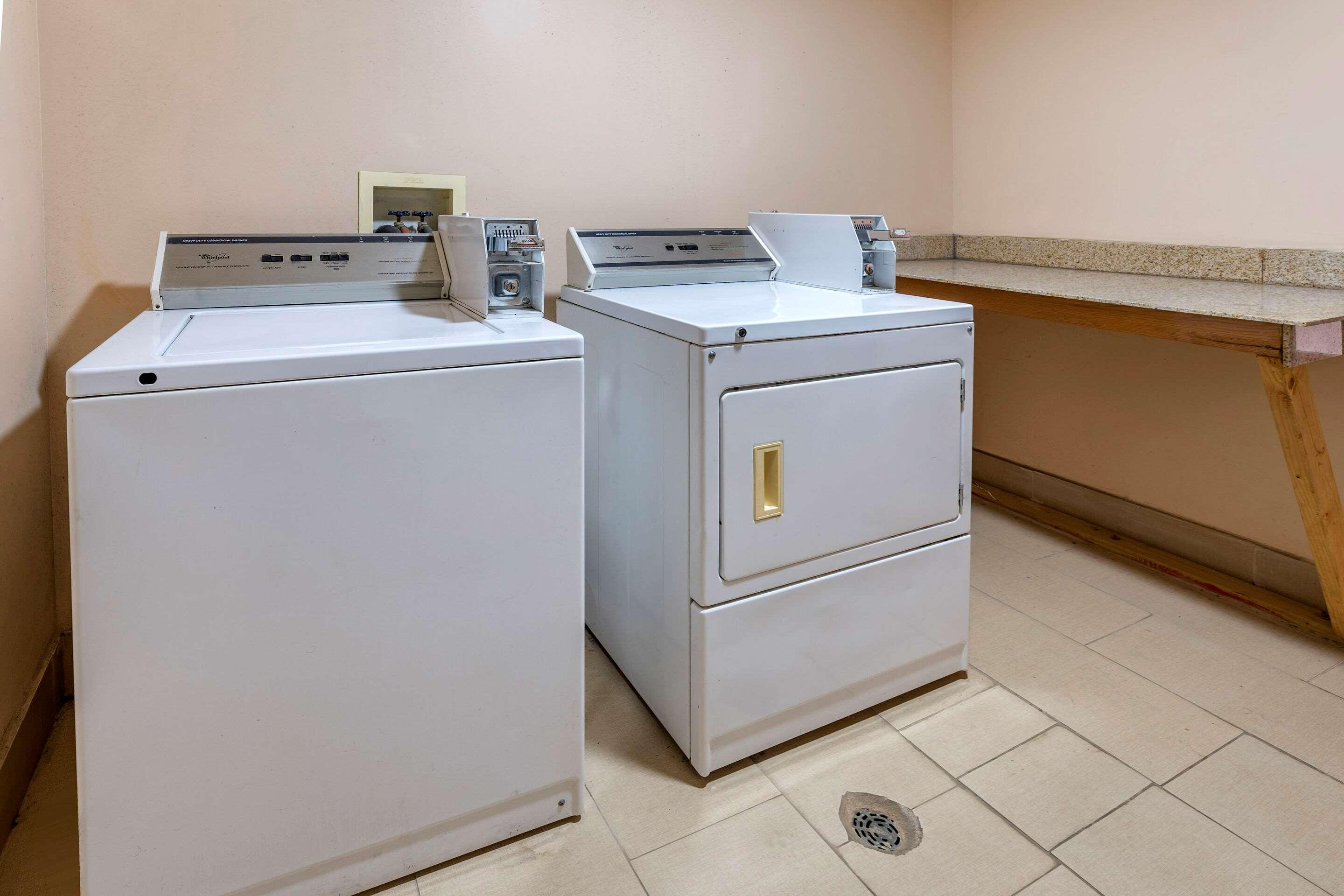 Comfort Inn & Suites — photo 5