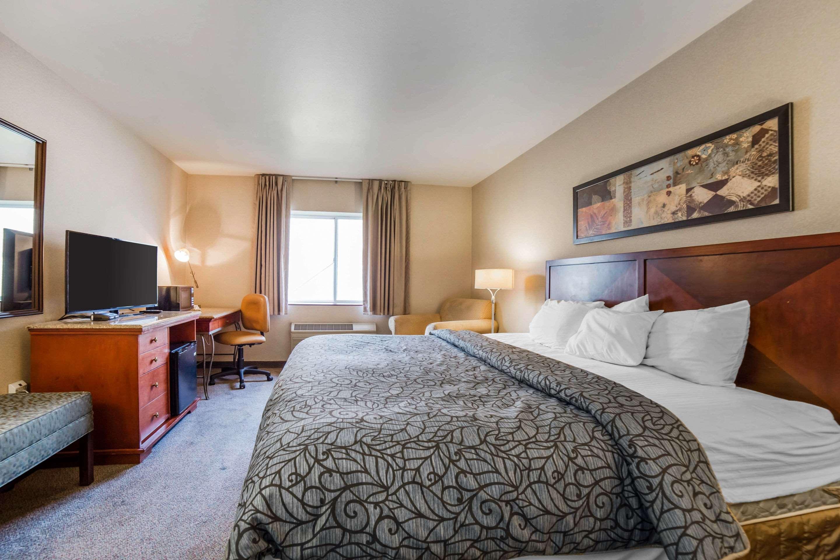Rodeway Inn & Suites — photo 3