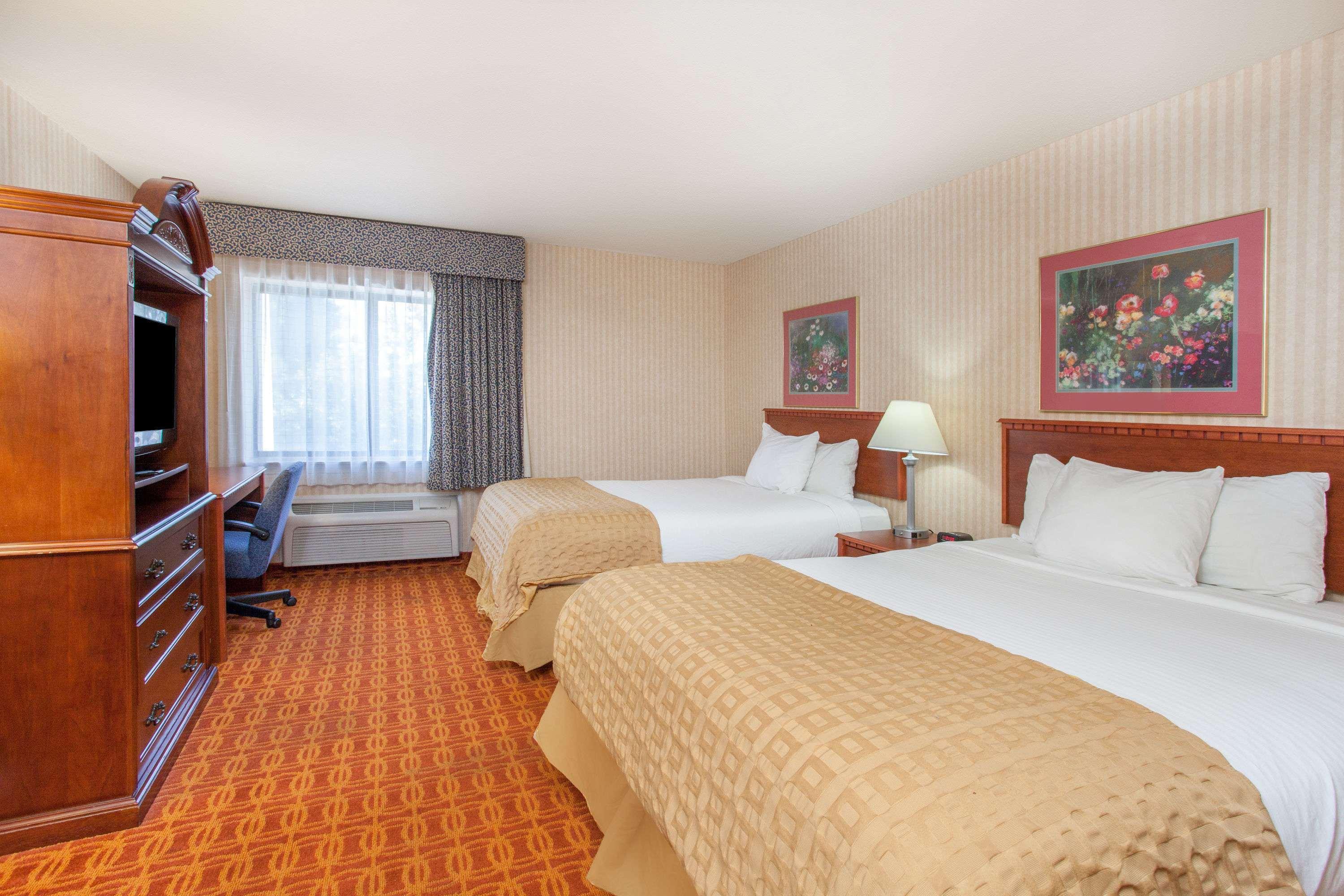 Baymont Inn and Suites Detroit/Roseville — photo 5