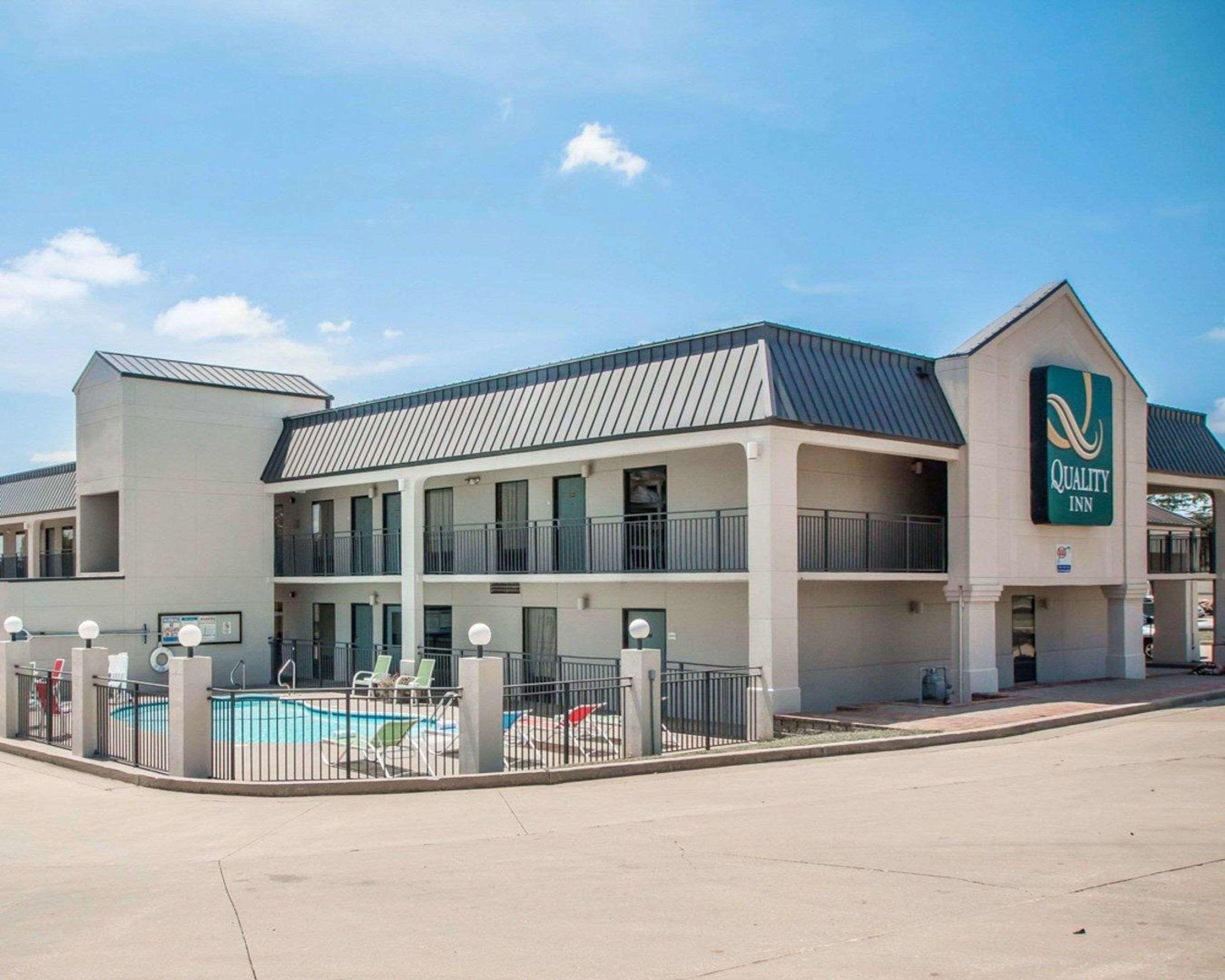 Quality Inn US65 & E Battlefield Rd Springfield — photo 3