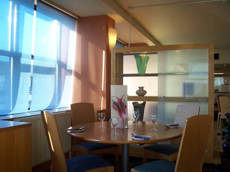 Premier Inn City Centre Charing Cross — photo 3