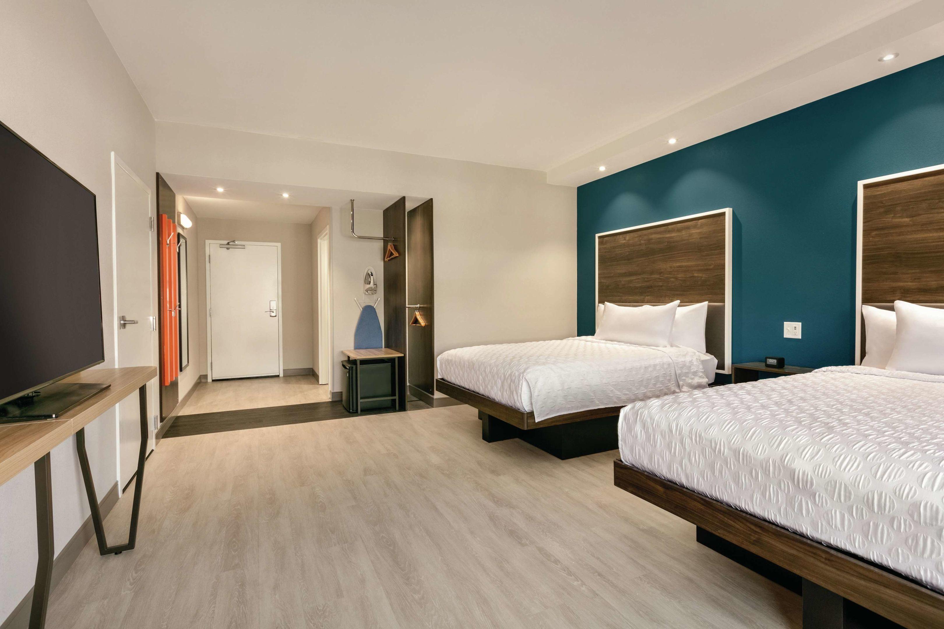 Tru by Hilton Charlotte Ayrsley — photo 5