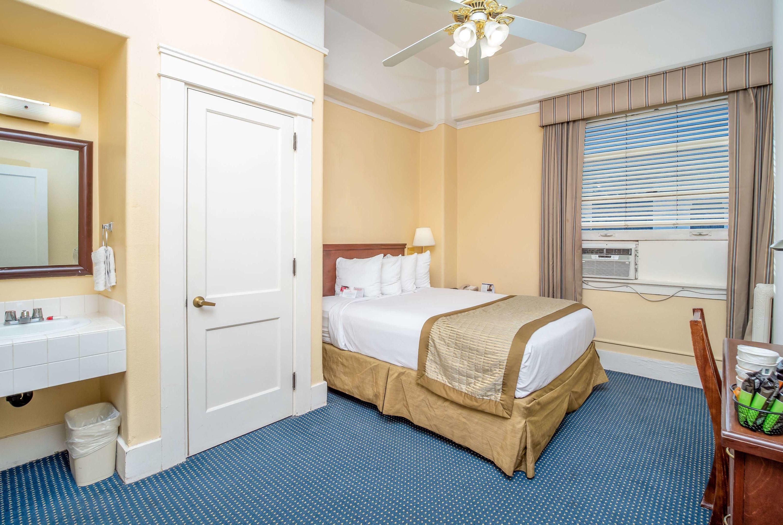 Ramada Gaslamp Convention Center — photo 4