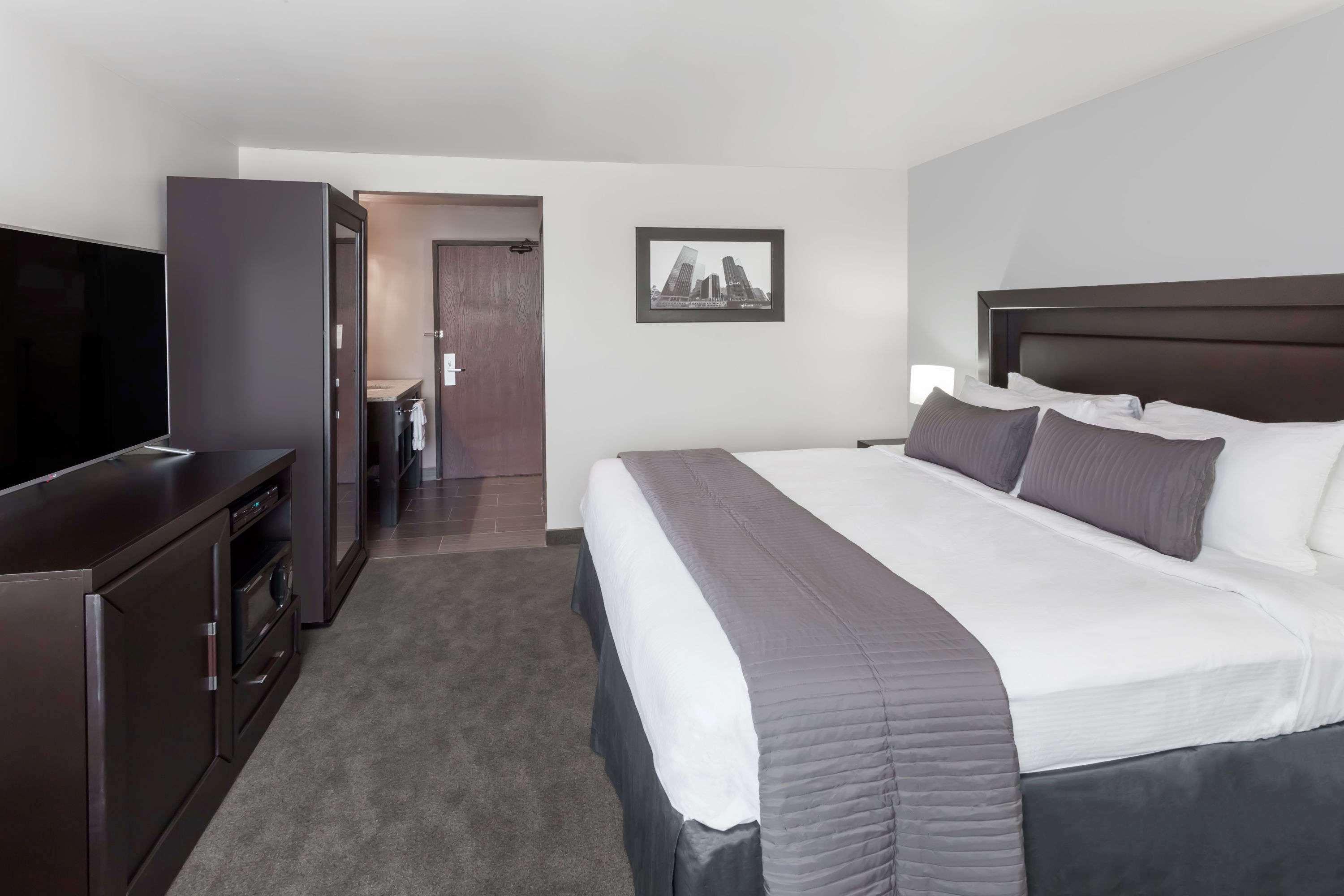 Baymont Inn & Suites Glenview — photo 5