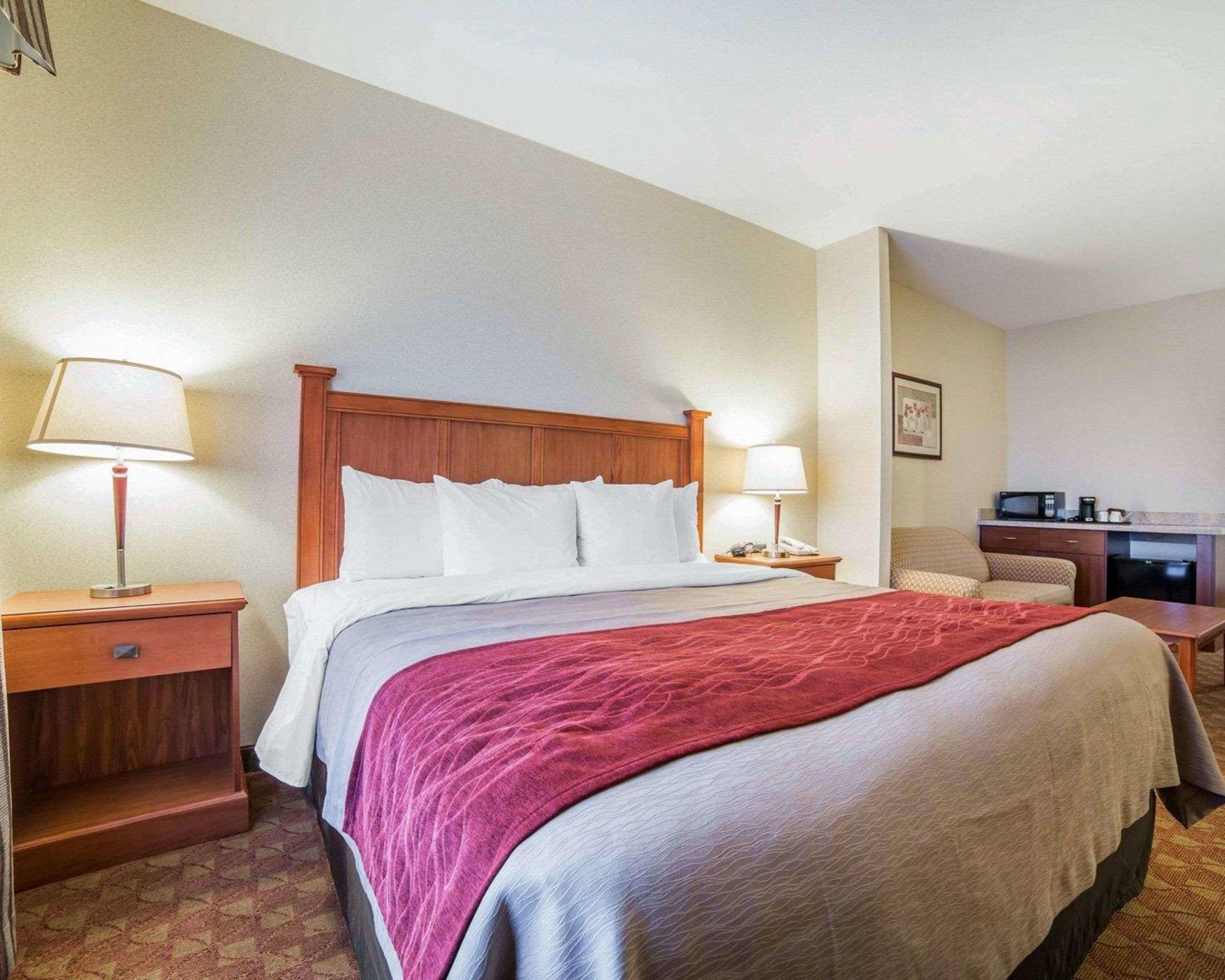 Comfort Inn & Suites Las Vegas - Nellis — photo 3