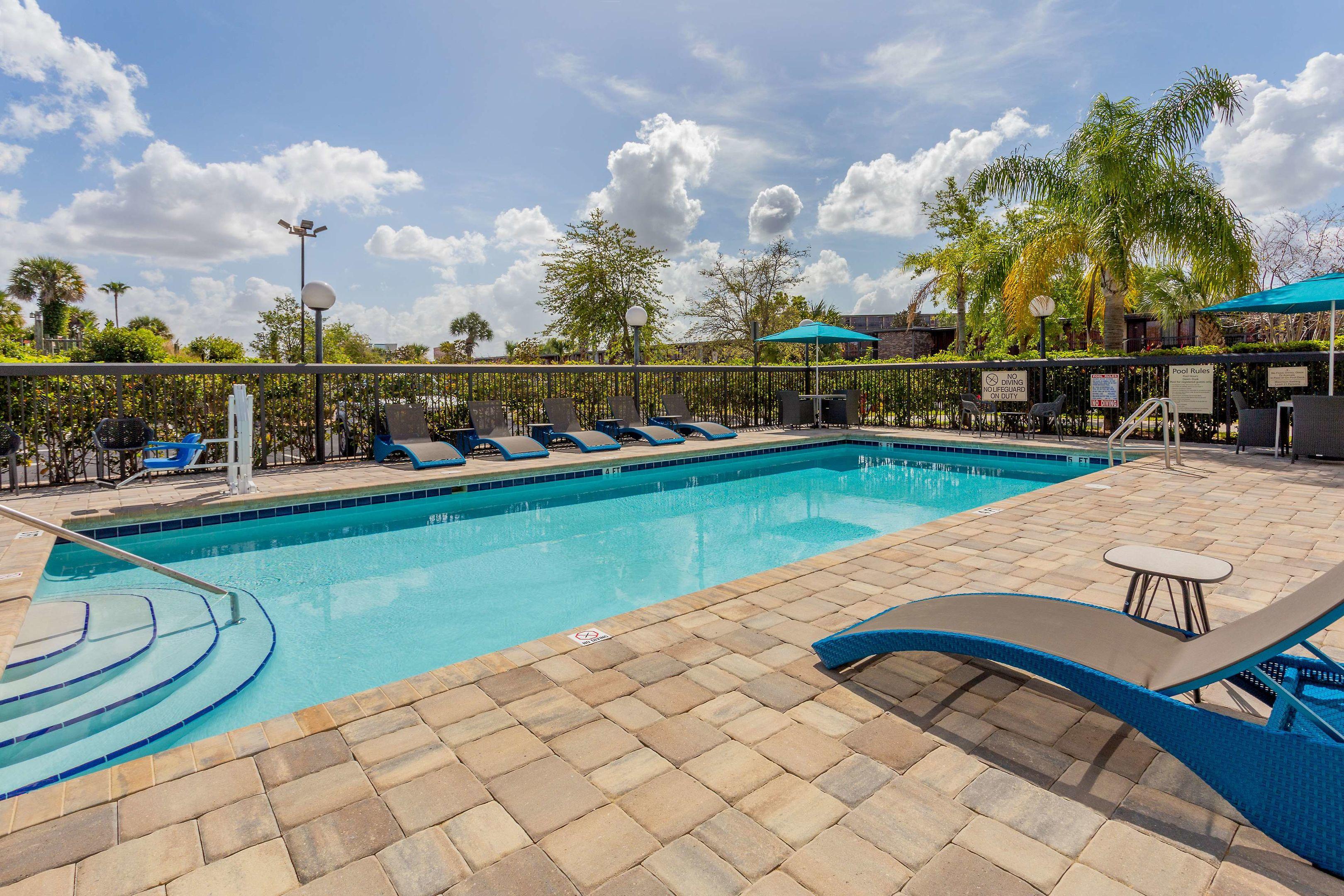 Hampton Inn & Suites Orlando Intl Dr N — photo 4