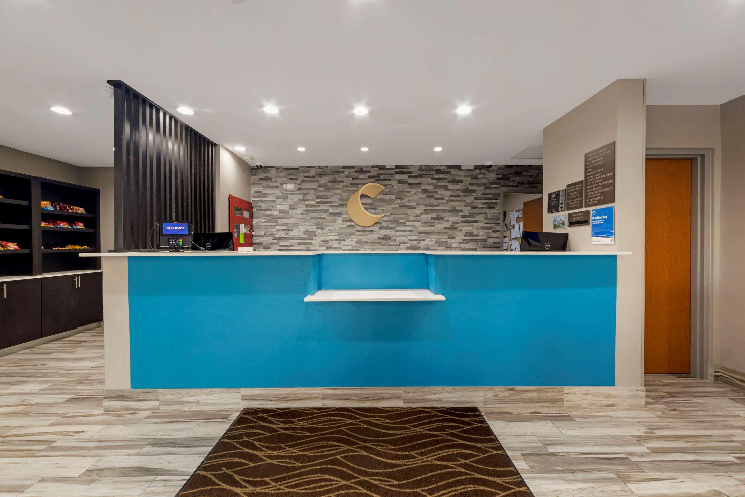 Comfort Inn & Suites Quail Springs — photo 3