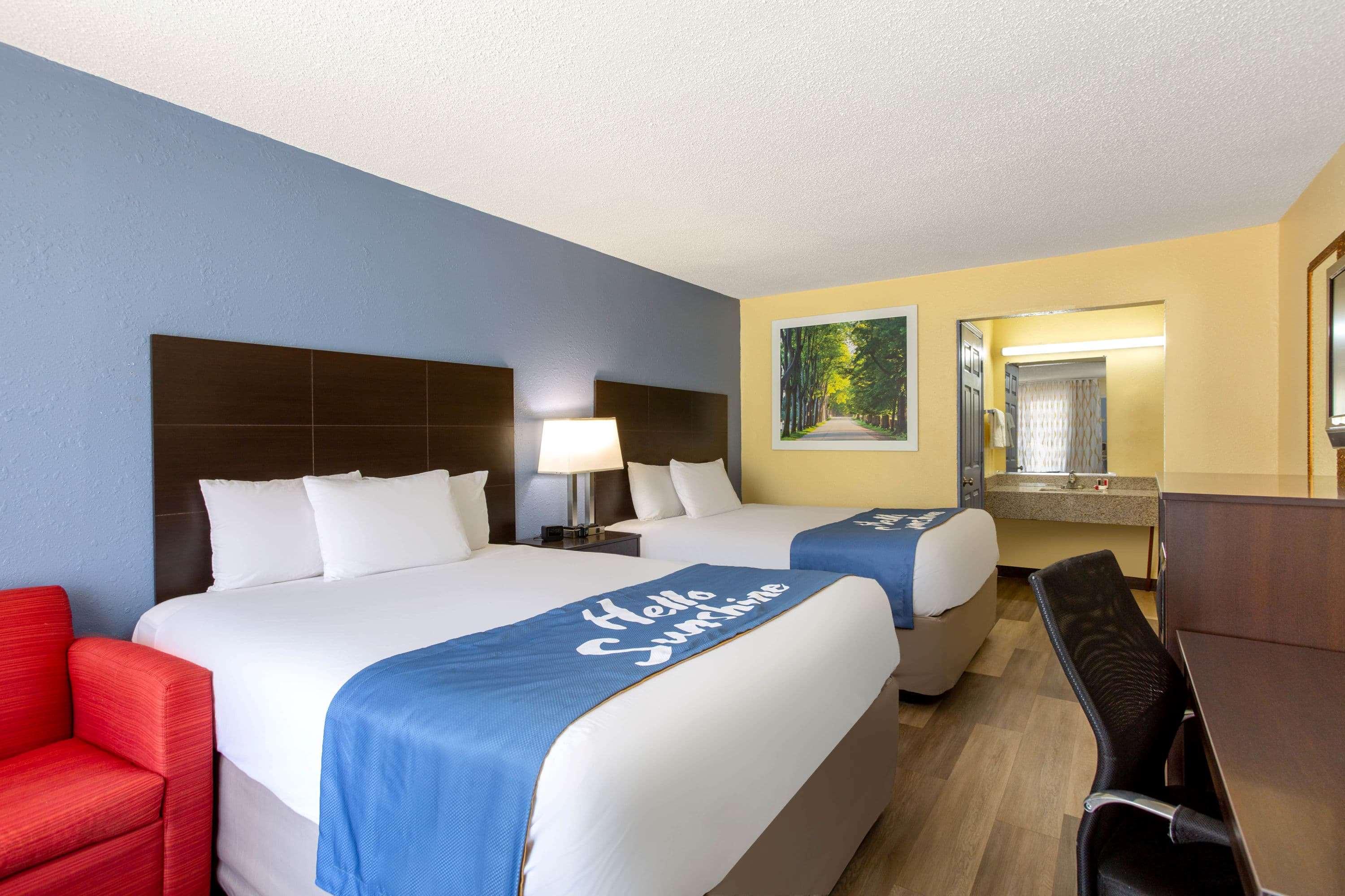 Days Inn by Wyndham Greensboro Airport — photo 4