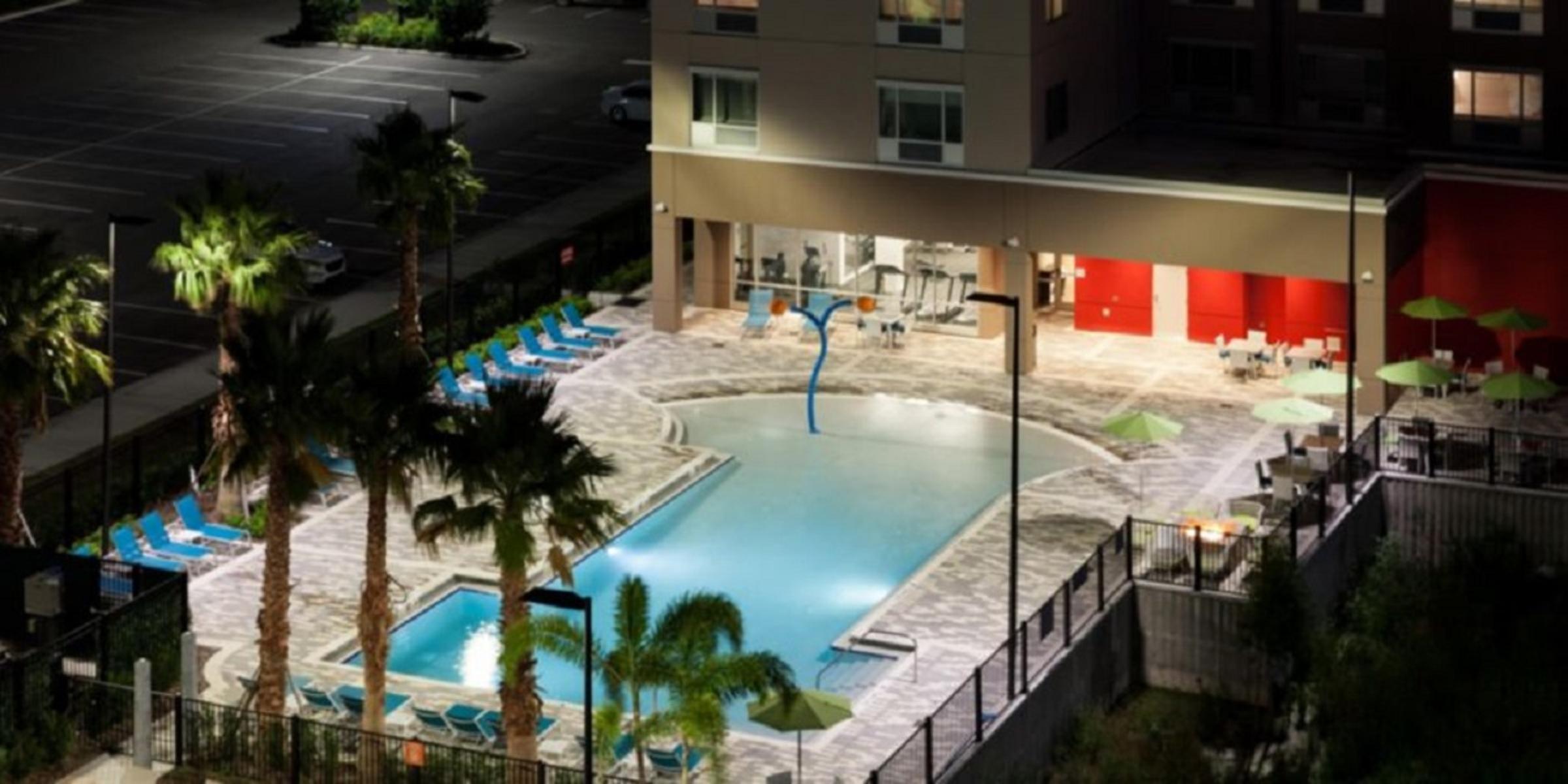 Holiday Inn Express & Suites Orlando At Seaworld — photo 4