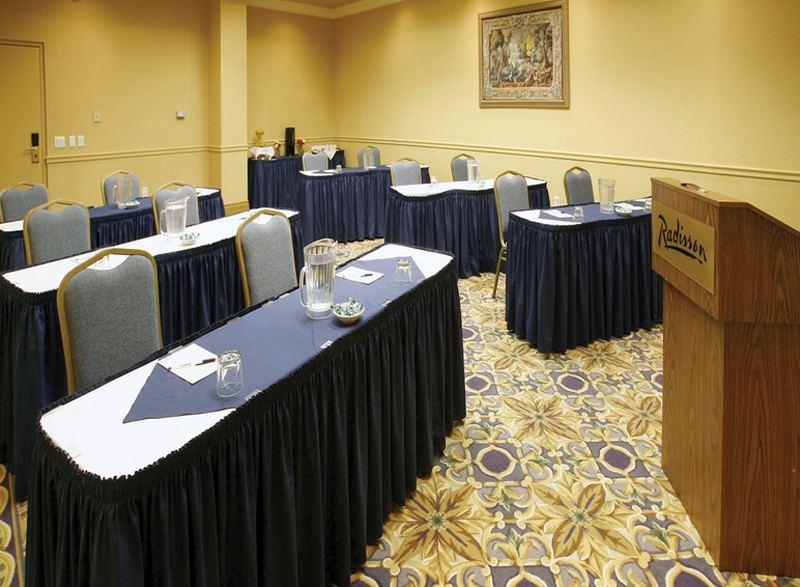 Radisson Hotel & Suites Fallsview — photo 4
