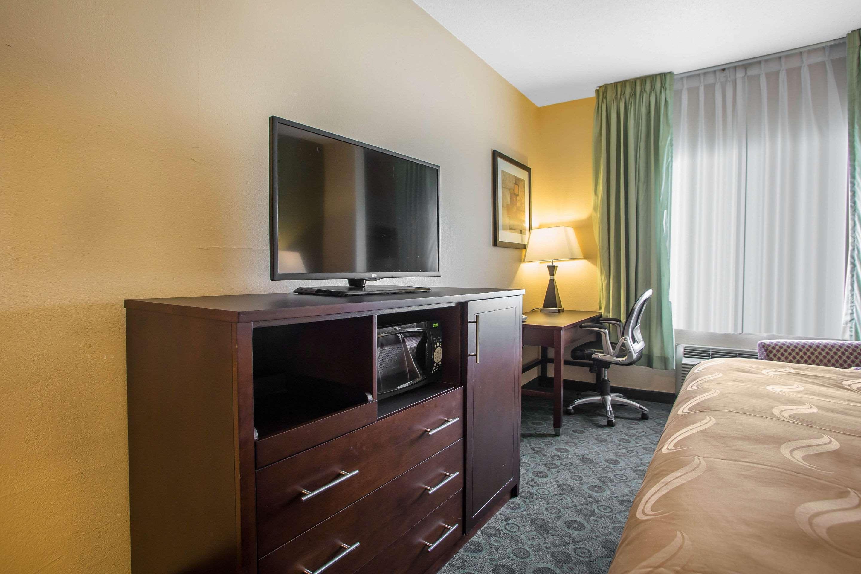 Quality Inn & Suites — photo 4