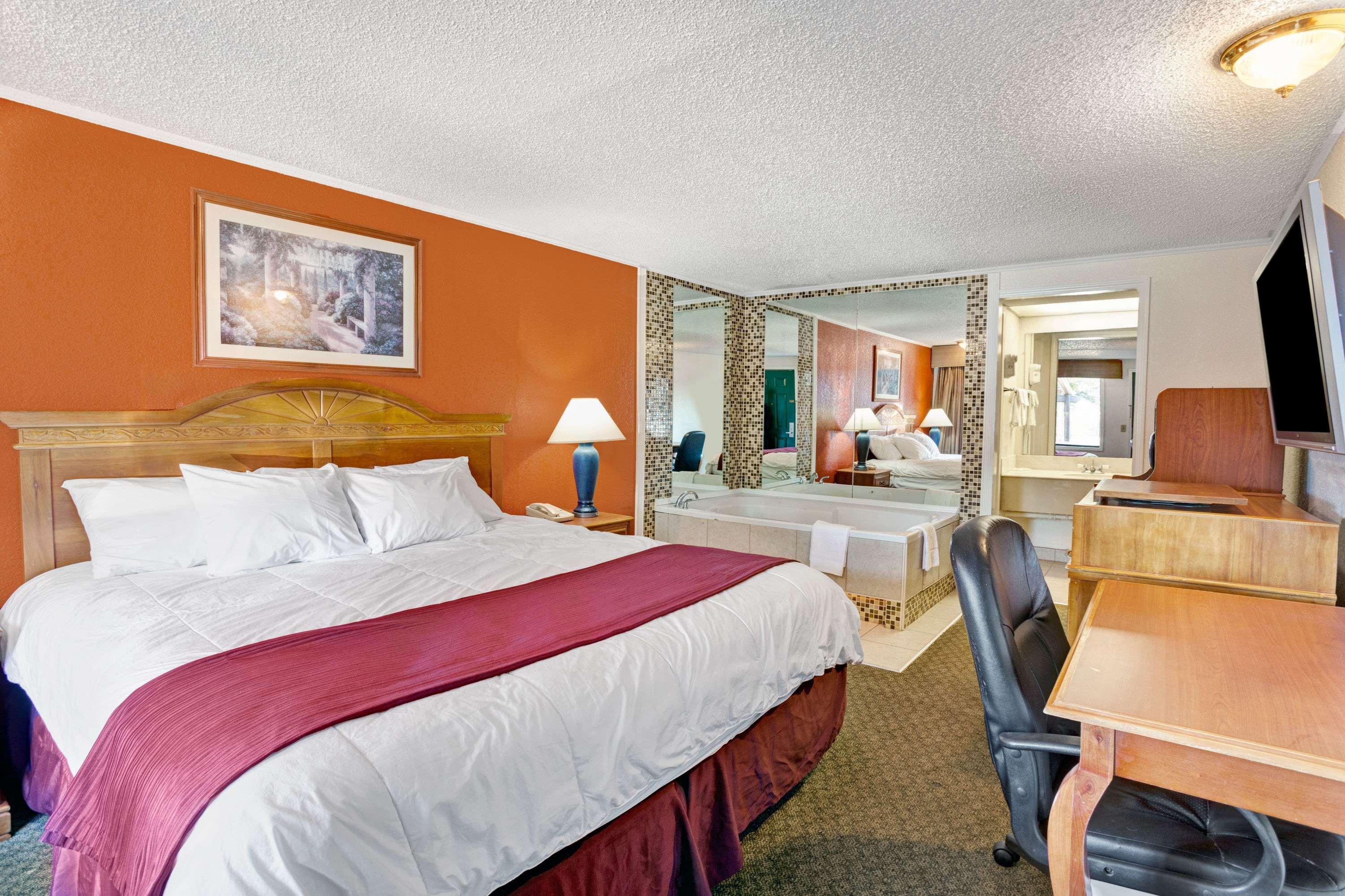 Knights Inn Detroit Area Sterling Heights — photo 4