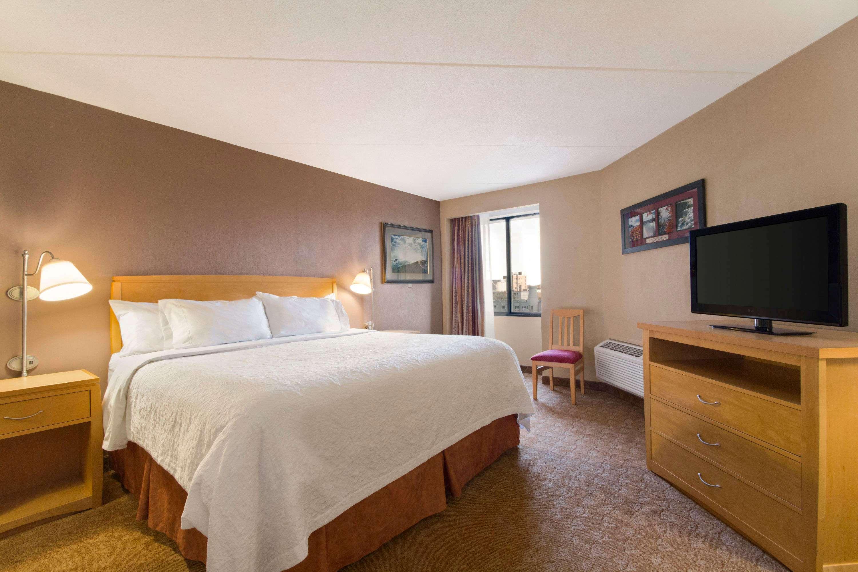 Days Inn Niagara Falls Near The Falls — photo 4