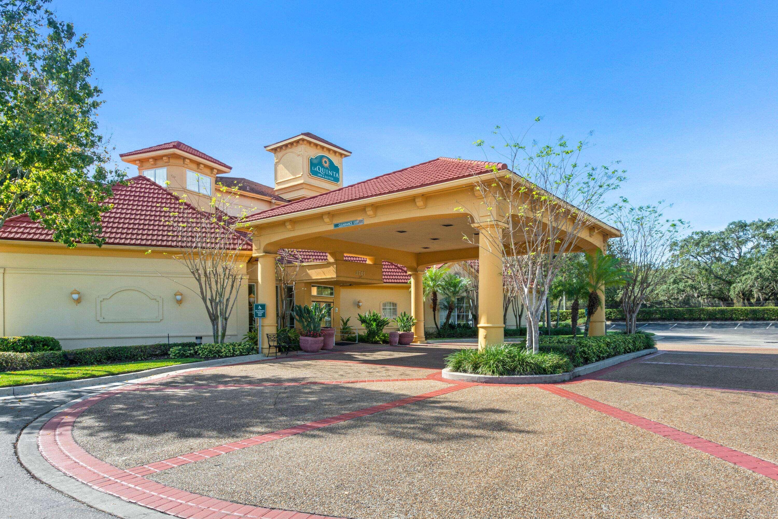La Quinta Inn & Suites USF (Near Busch Gardens) — photo 4