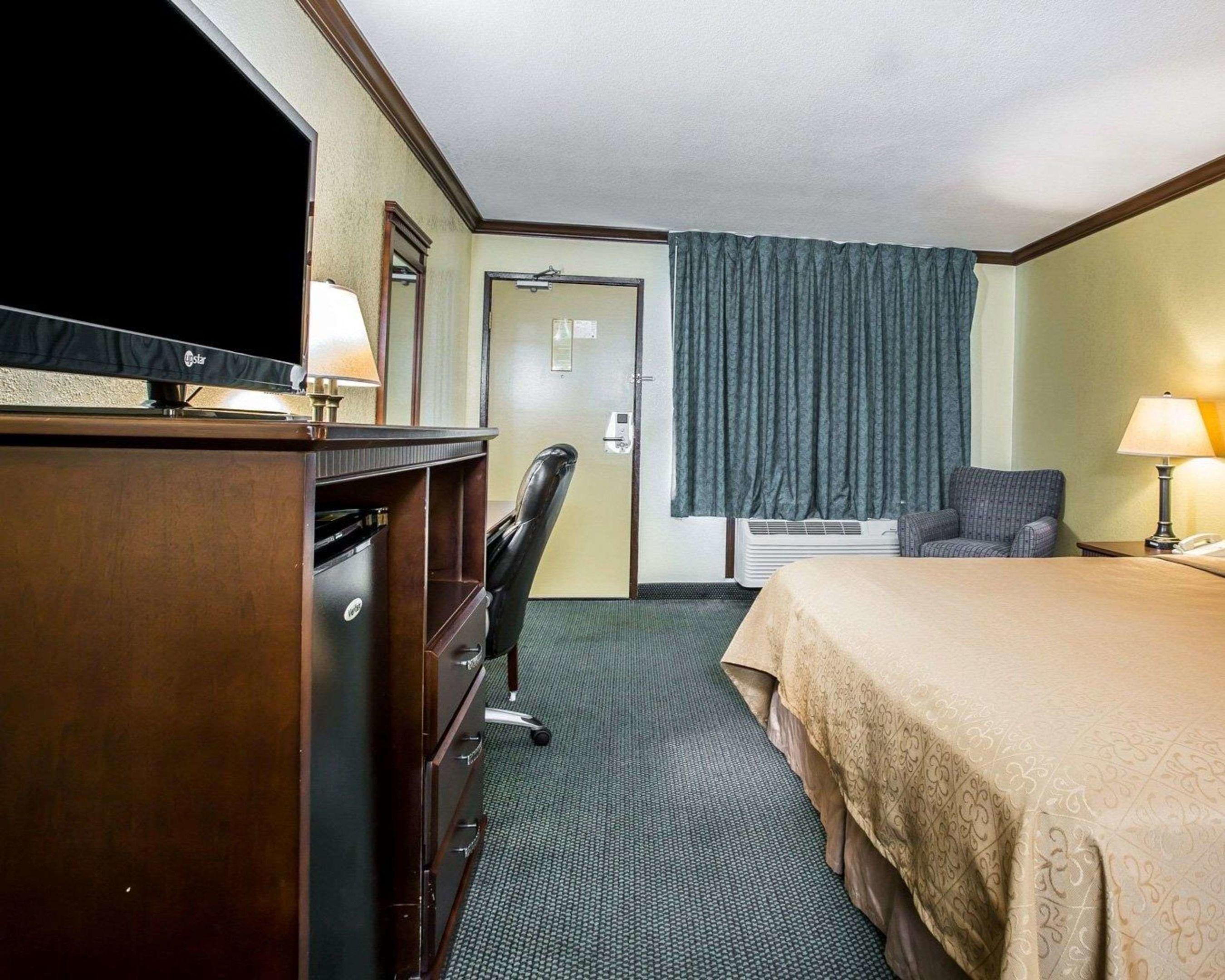 Quality Inn I-5 Naval Base — photo 5