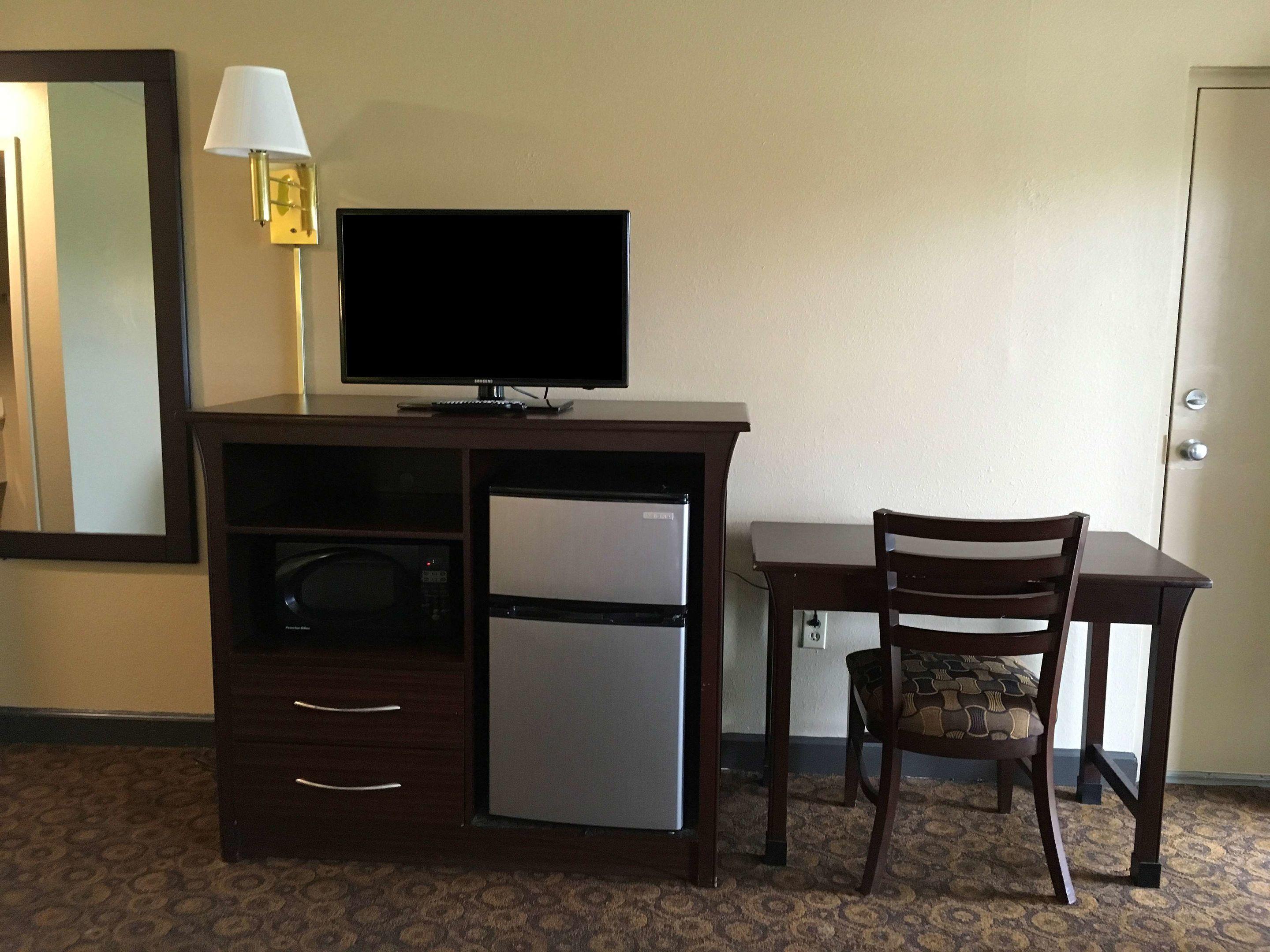 Americas Best Value Inn & Suites — photo 4